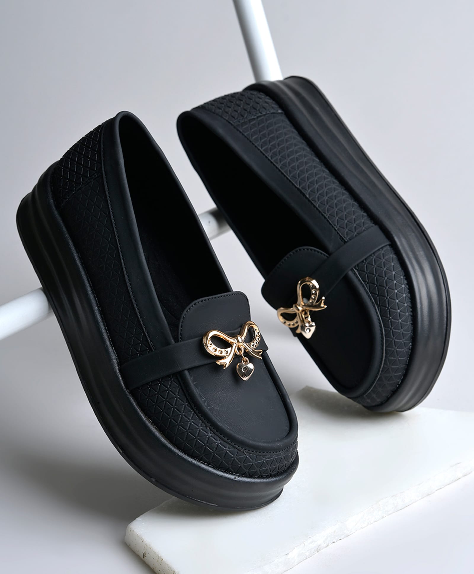 Shoetopia Bow Applique Detailed Slip On Loafers - Black-picture-20