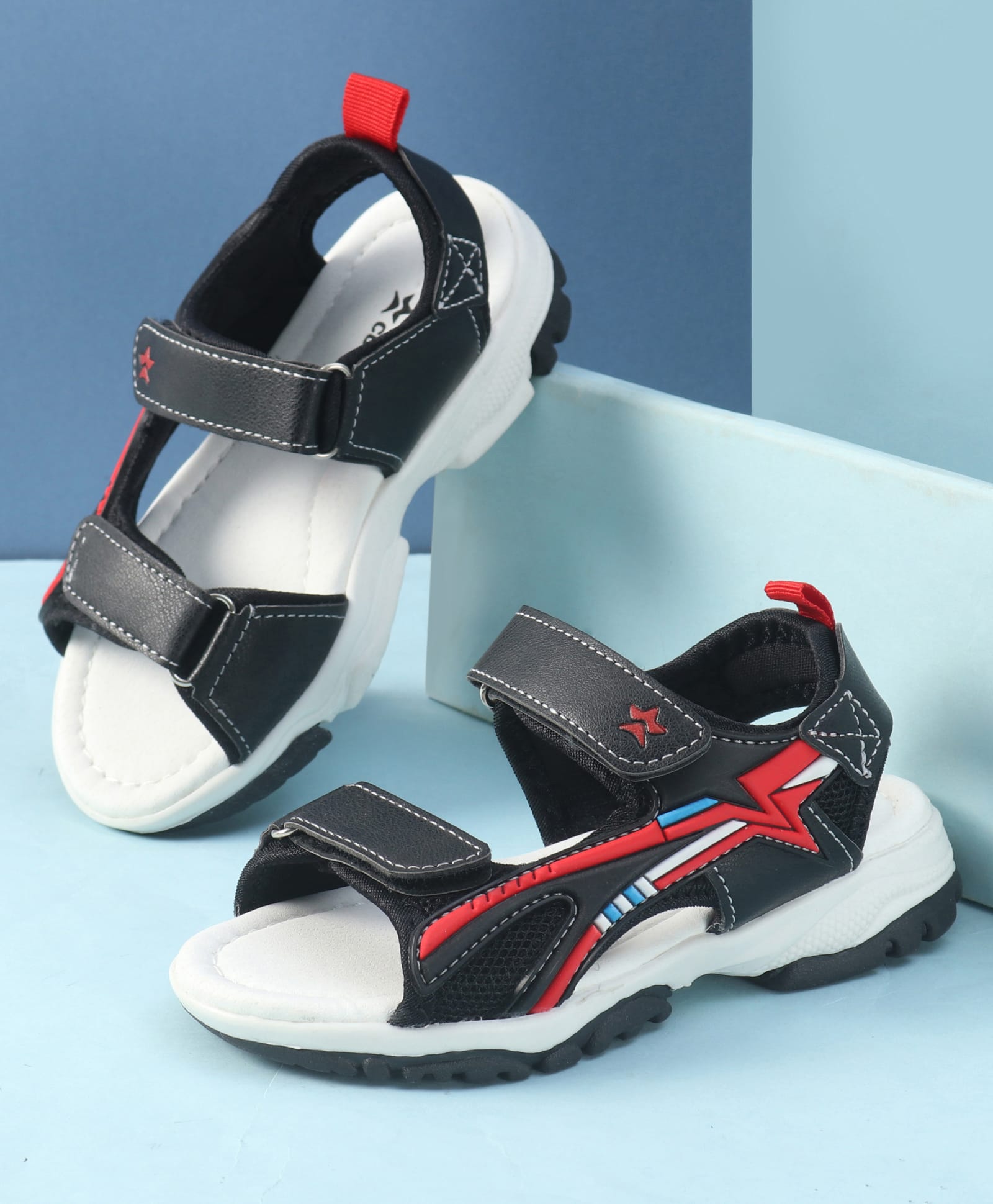 Cute Walk by Babyhug Velcro Closure Solid Sandals - Black-image-19