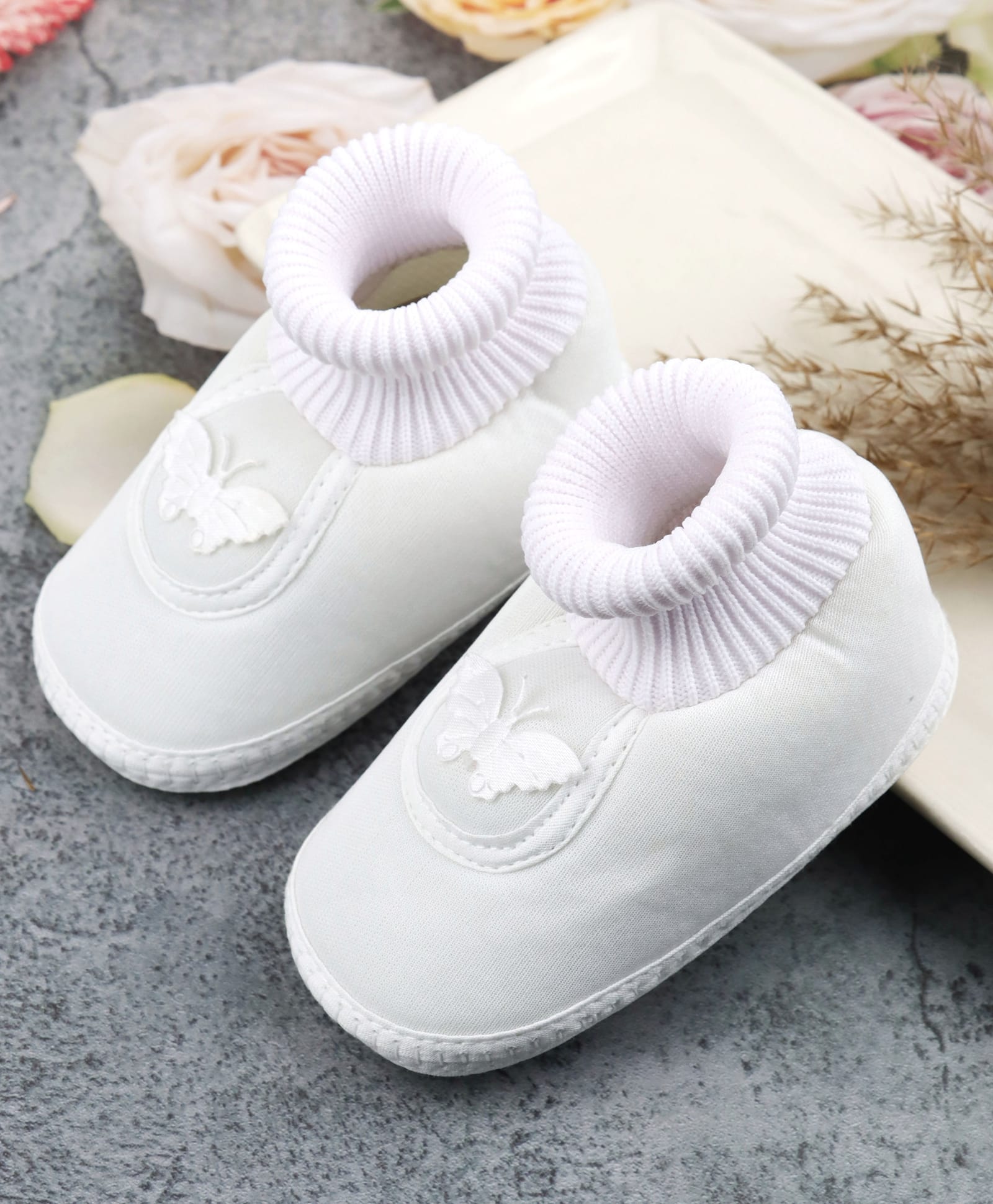 KIDSUN Butterfly Applique Detailed Booties - White-image-37