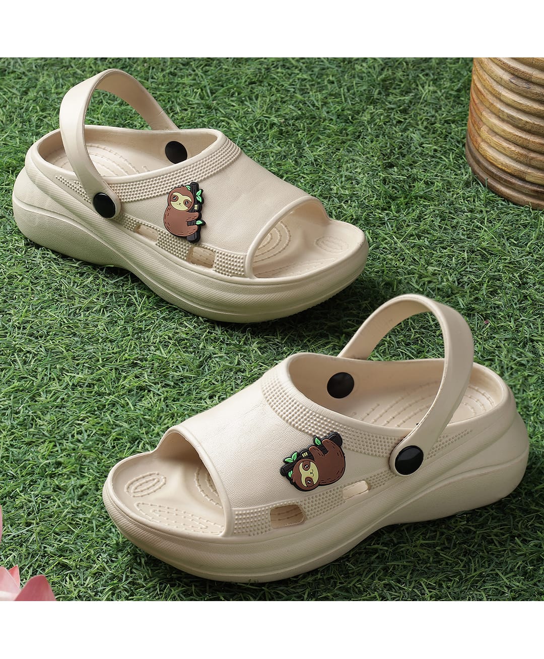 TRASE Sloth Applique Detailed Slingback Sandals - Beige-image-23