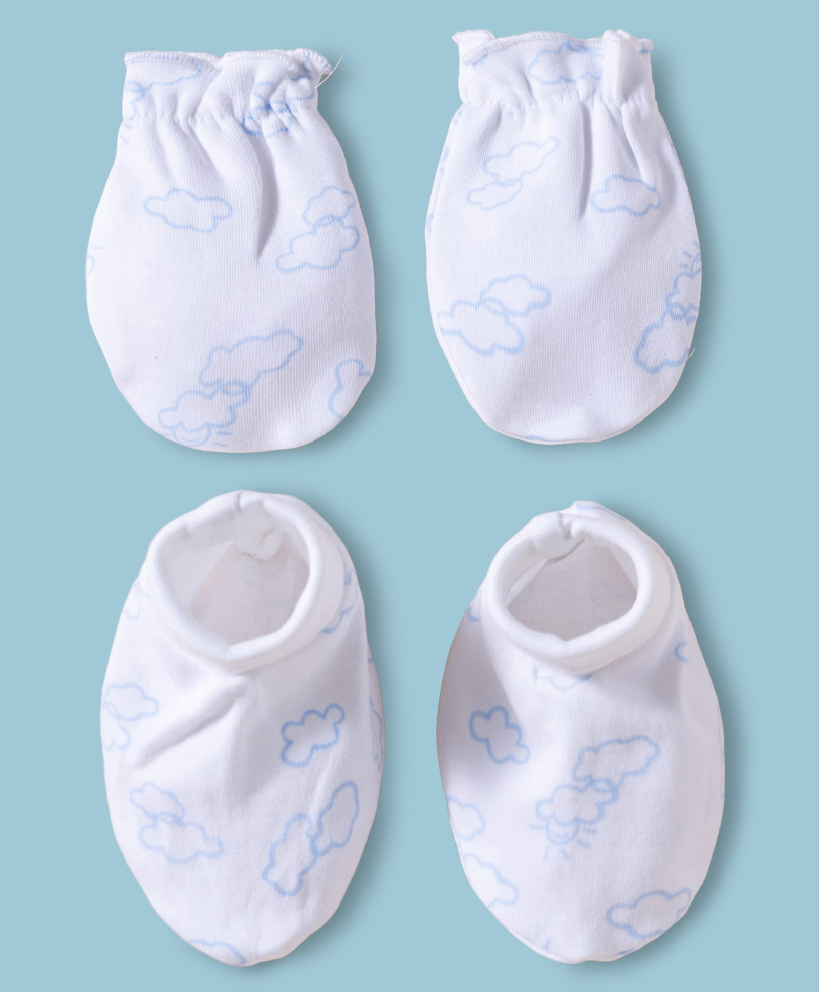 Babyhug 100% Cotton Interlock Knit Mittens & Booties With Cloud Print - Multicolor-image-9