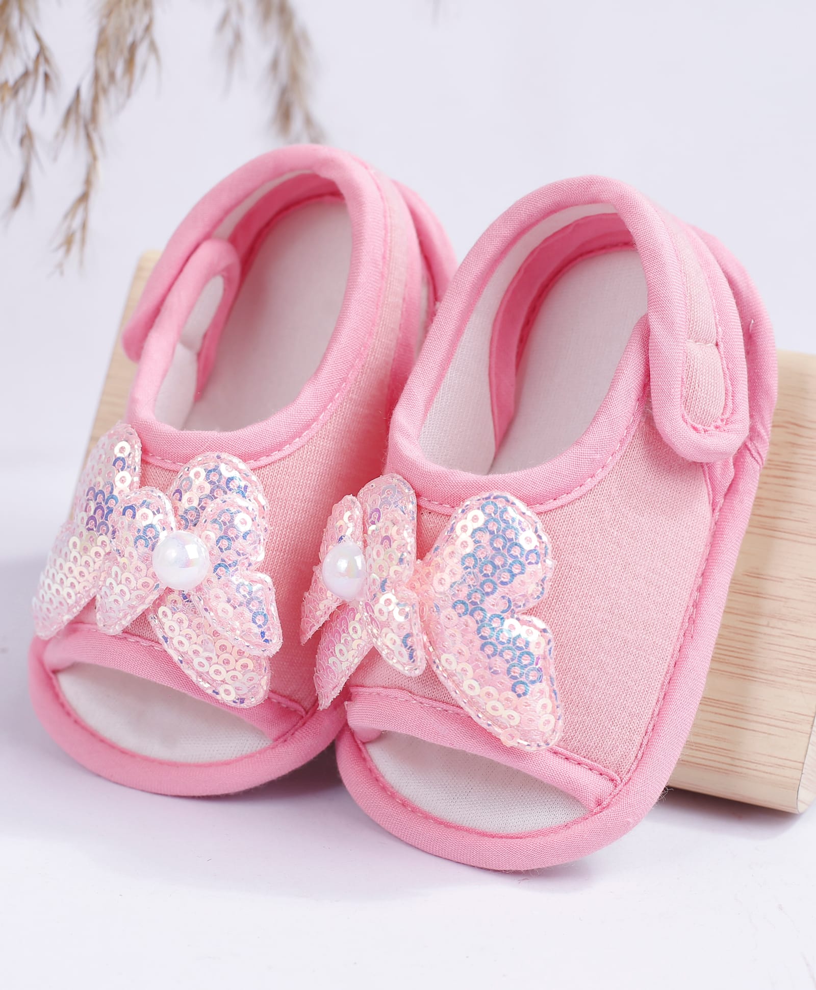 Coco Candy Butterfly Applique Detailed Velcro Closure Booties -Pink-picture-15