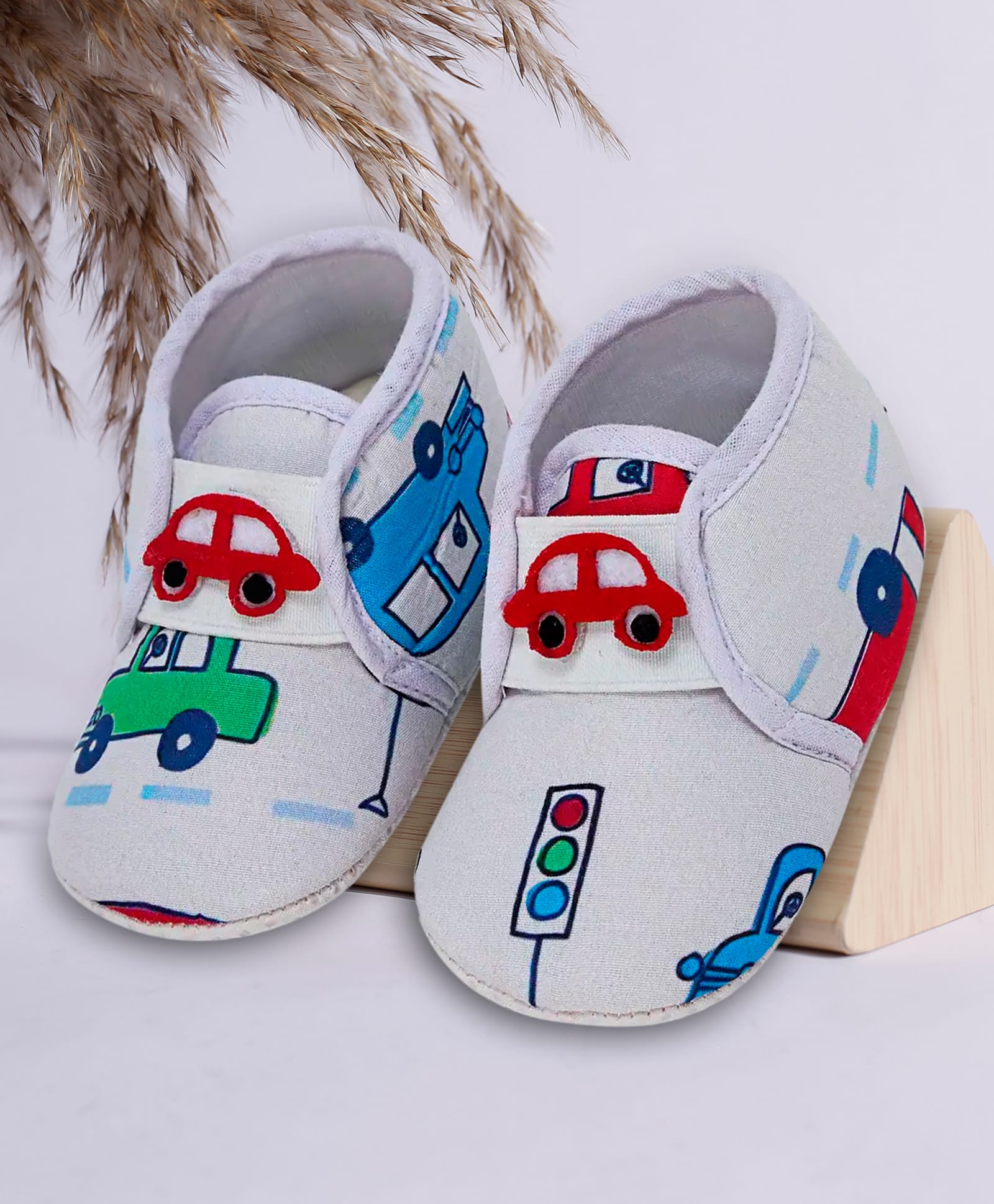 Coco Candy Car Applique Detailed Slip On Booties - White-picture-38