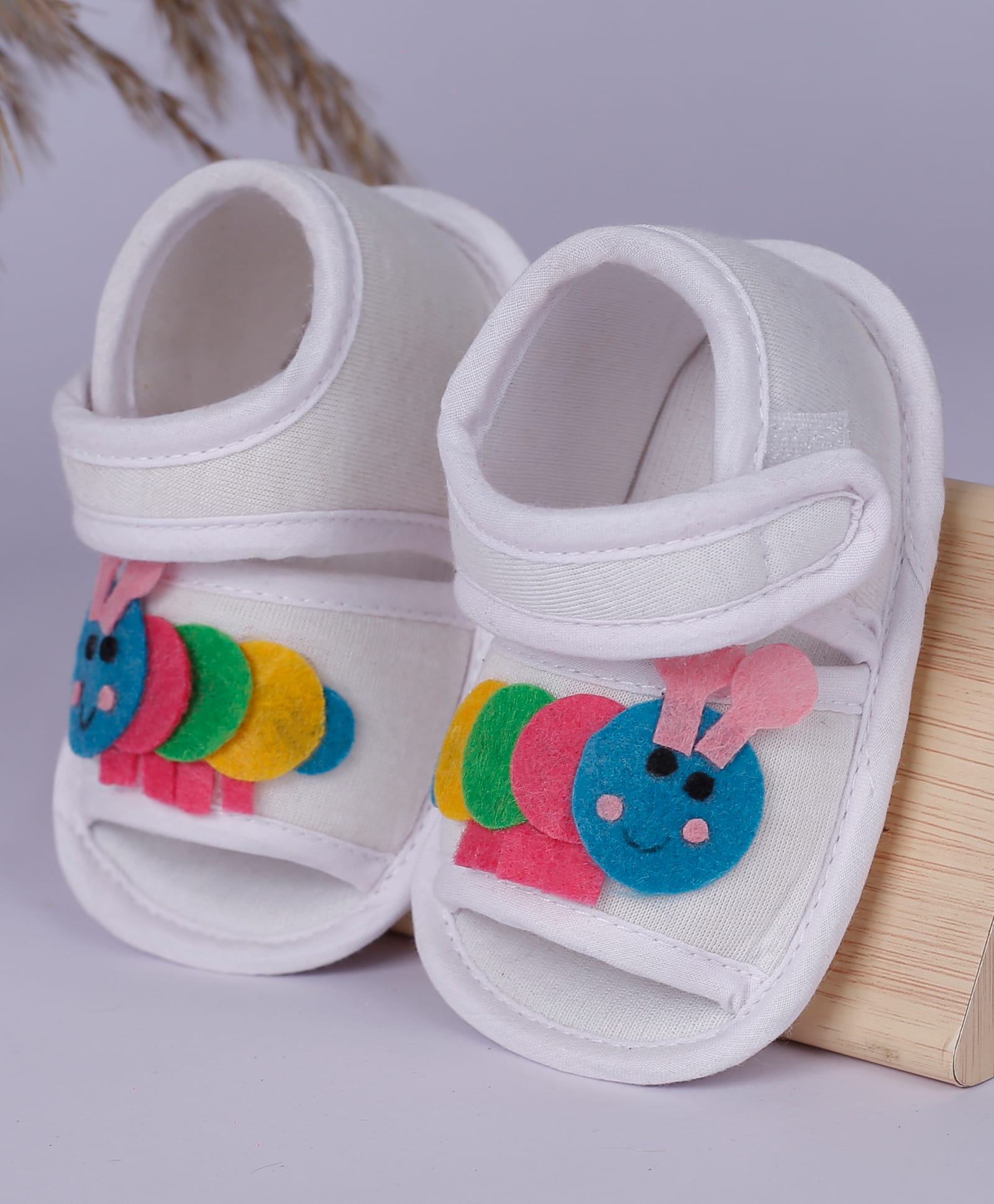 Coco Candy Caterpillar Applique Detailed Sandals - White-picture-24