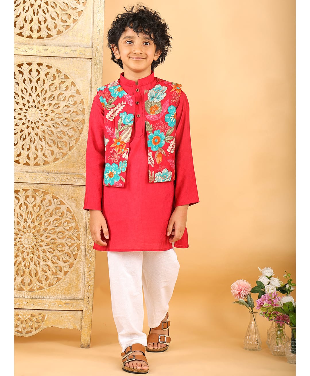 Kinder Kids Cotton Woven Full Sleeves Solid Kurta & Pyjama With Floral Printed Jacket Set - Red-image-28