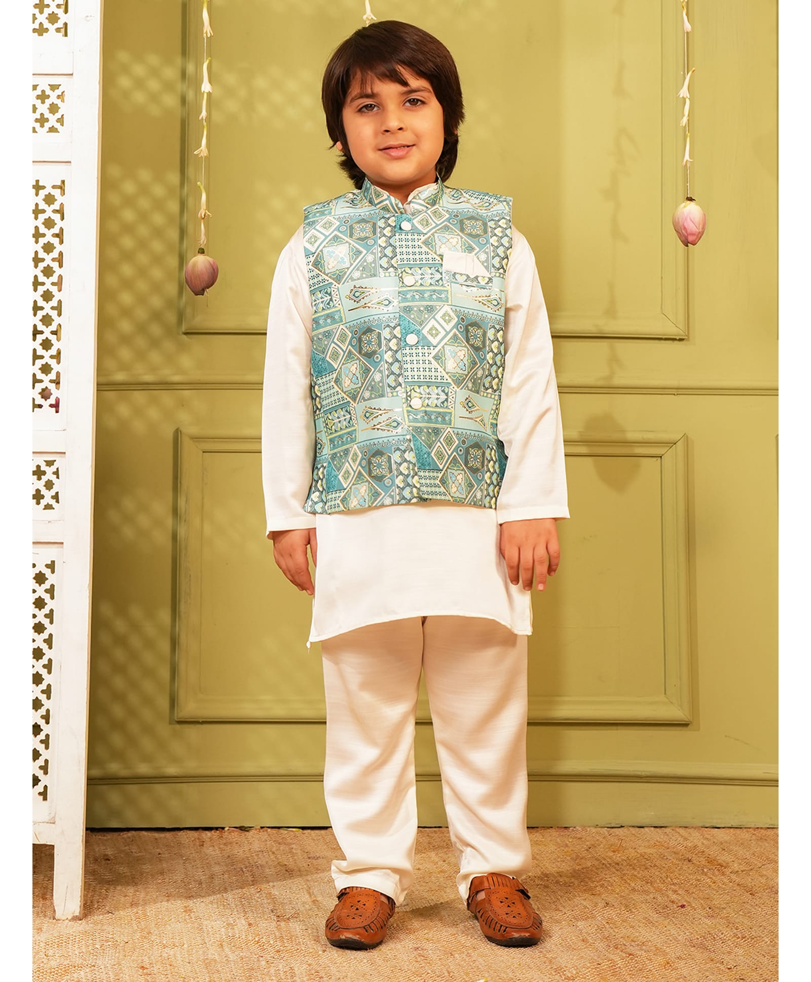 AJ Dezines Cotton Blend Woven Full Sleeves Solid Kurta & Pyjama With Abstract Printed Jacket Set - Sky Blue-image-19