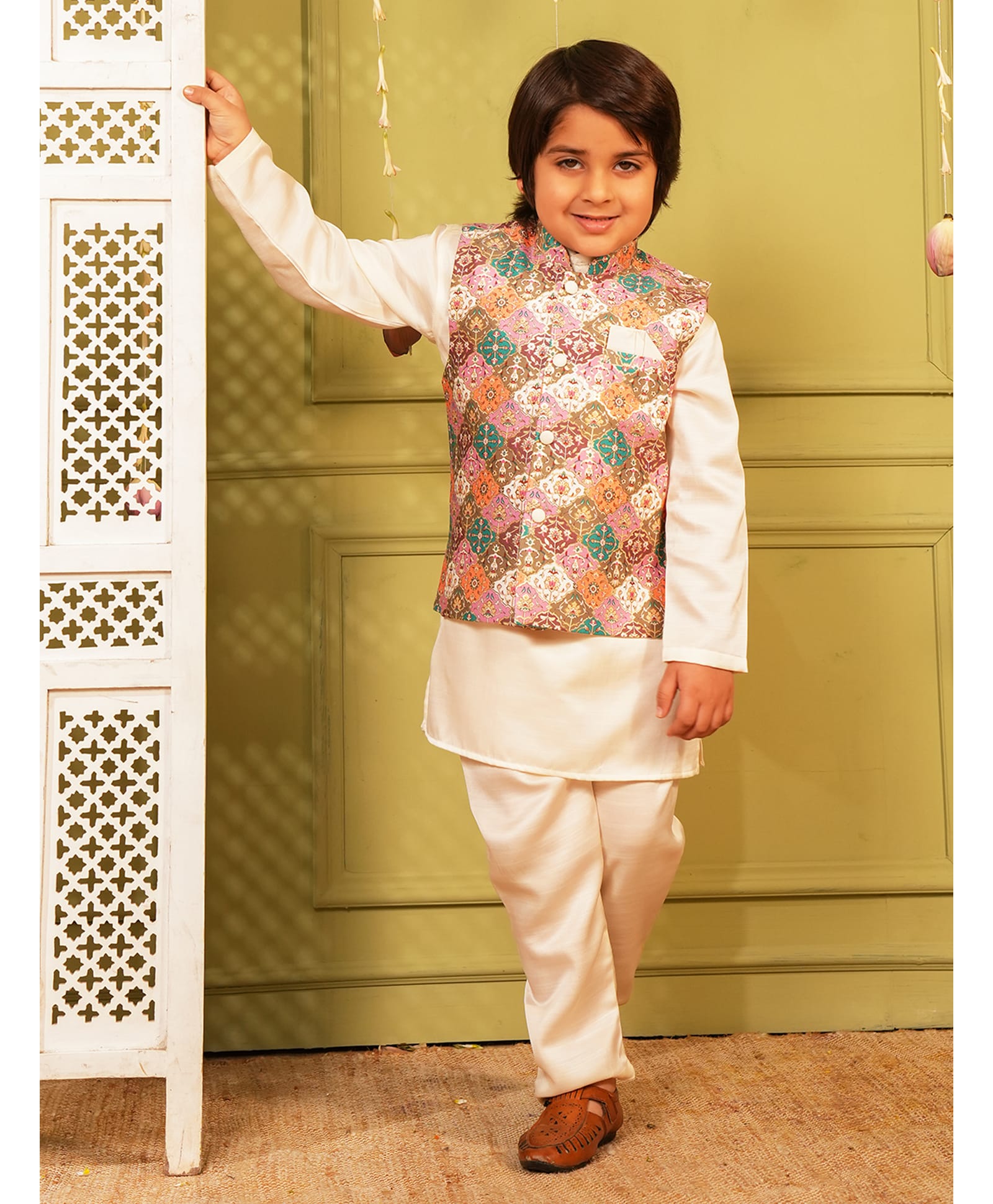 AJ Dezines Cotton Blend Woven Full Sleeves Solid Kurta & Pyjama With Abstract Printed Jacket Set - Pink-image-20