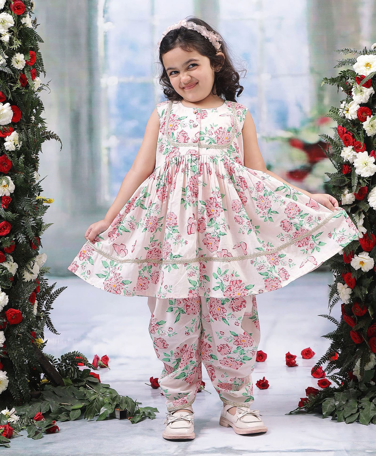 Little Bansi Cotton Woven Sleeveless Floral Printed Kurta & Salwar Set - Pink-picture-24