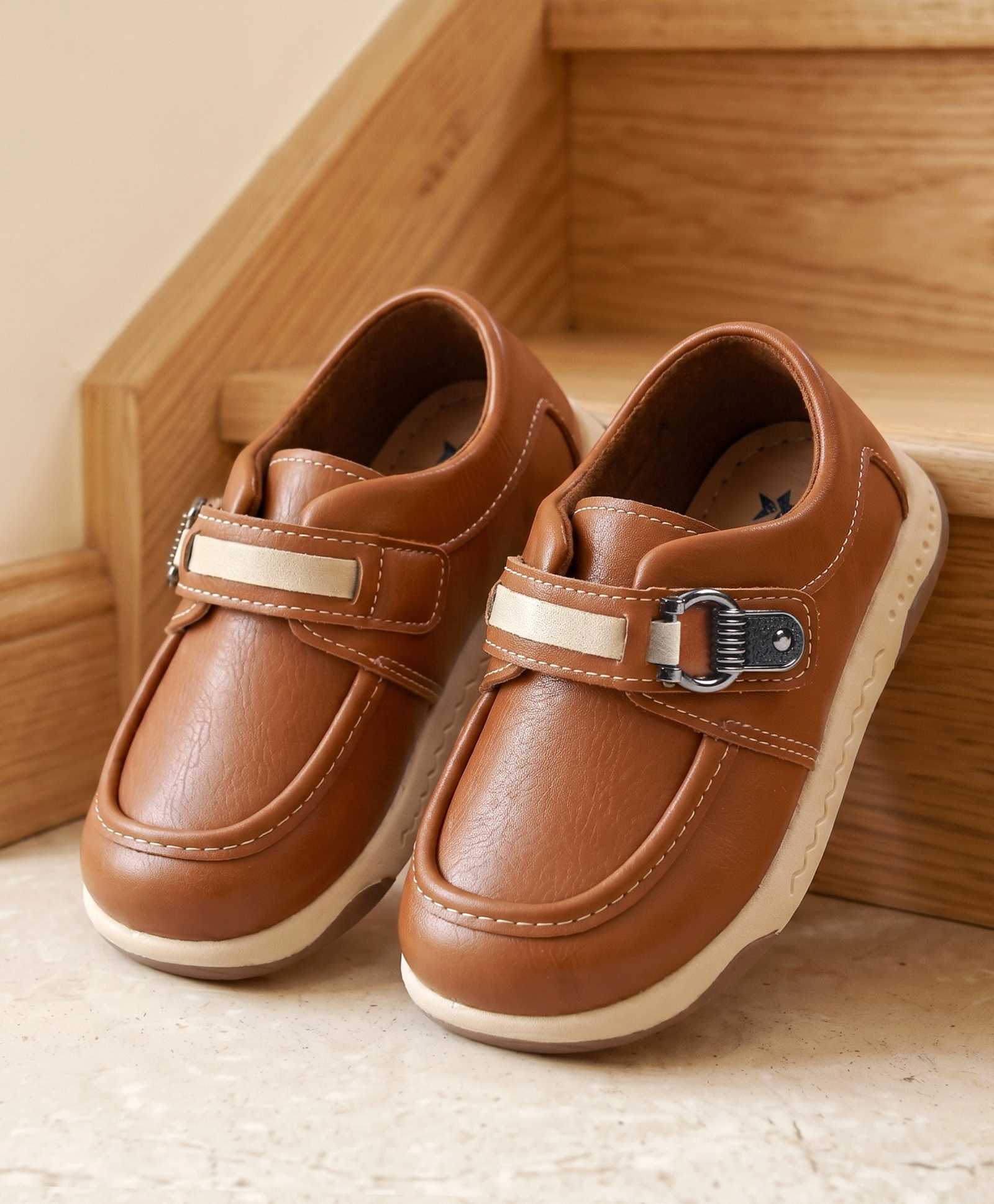 Cute Walk by Babyhug Velcro Closure Solid Loafers - Brown-image-10