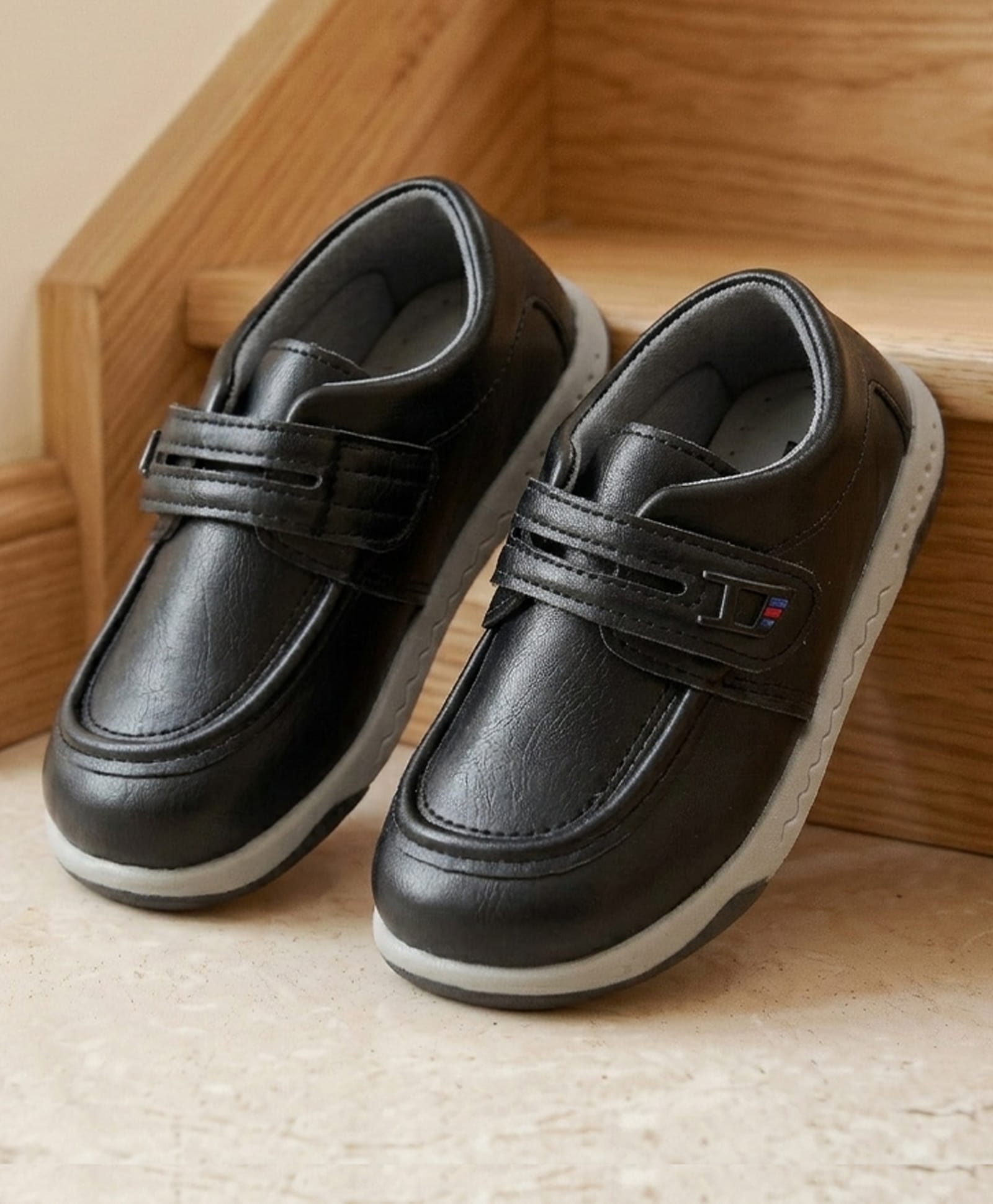 Cute Walk by Babyhug Velcro Closure Solid Shoes - Black-picture-21