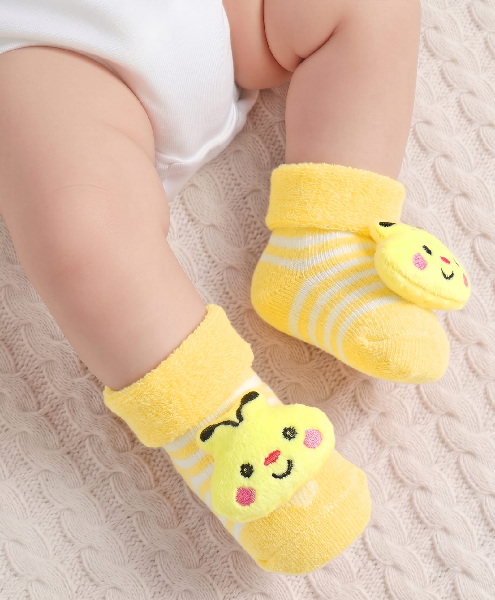 Cute Walk by Babyhug Socks Shoes With Bee Applique - Multicolor-picture-12
