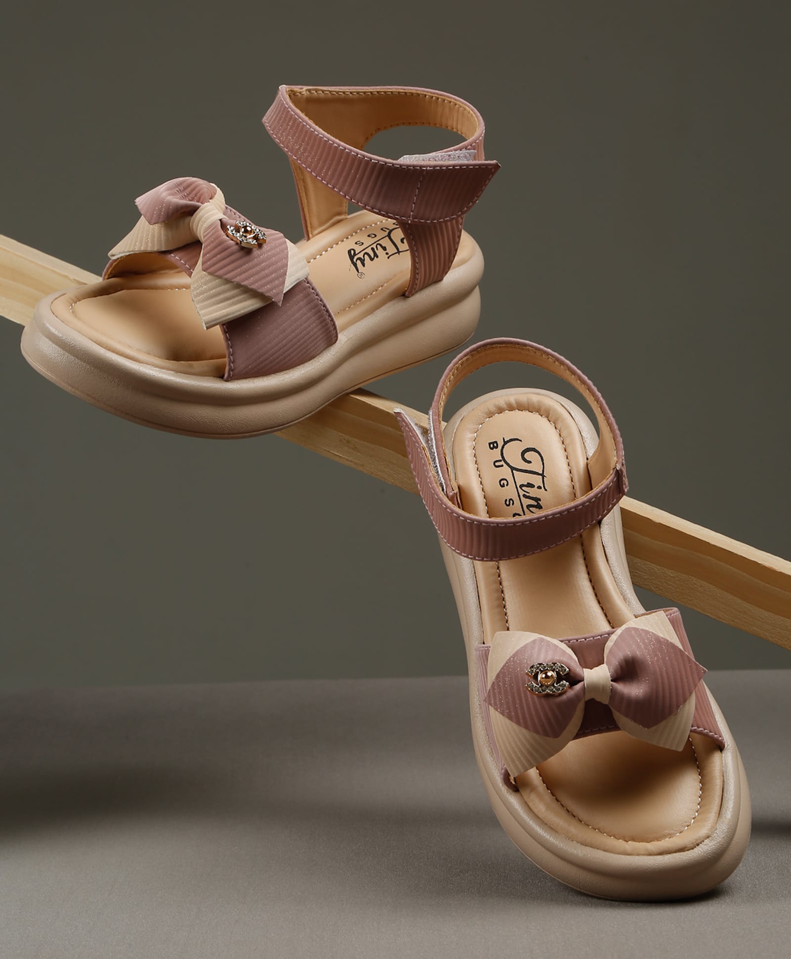 Tiny Bugs Stone Embellished Metal & Bow Applique Detailed Colour Blocked Sandals - Purple-picture-34