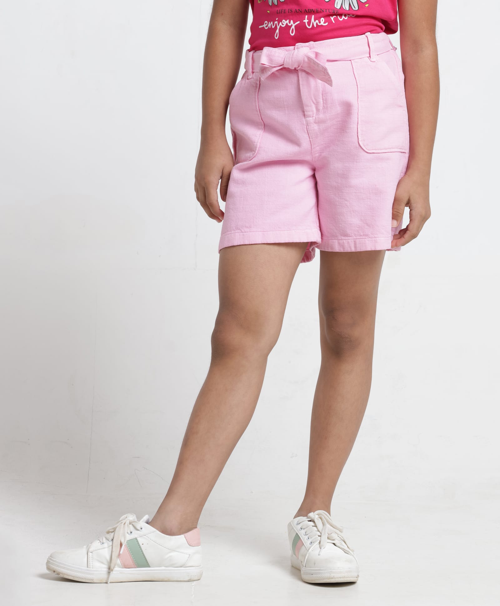 Under Fourteen Only Belt Detailed Solid Hot Shorts - Pink-picture-40