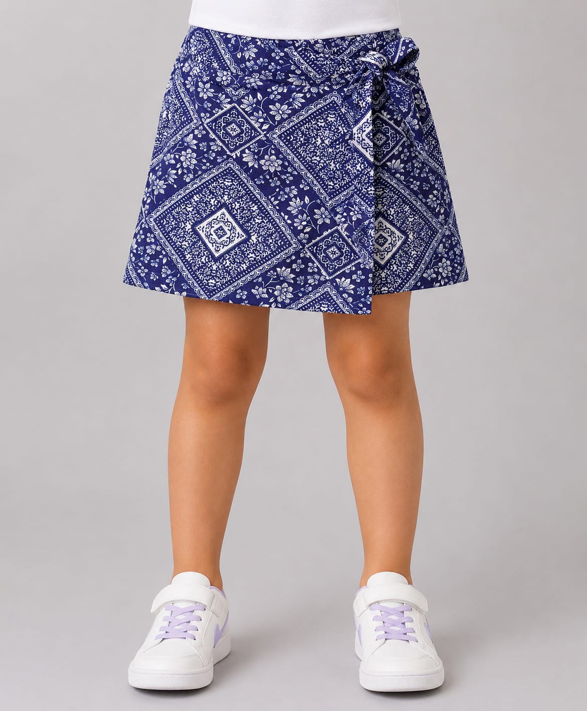 CrayonFlakes Knit Floral & Abstract Printed Bow Applique Detailed Skort - Navy Blue-picture-31