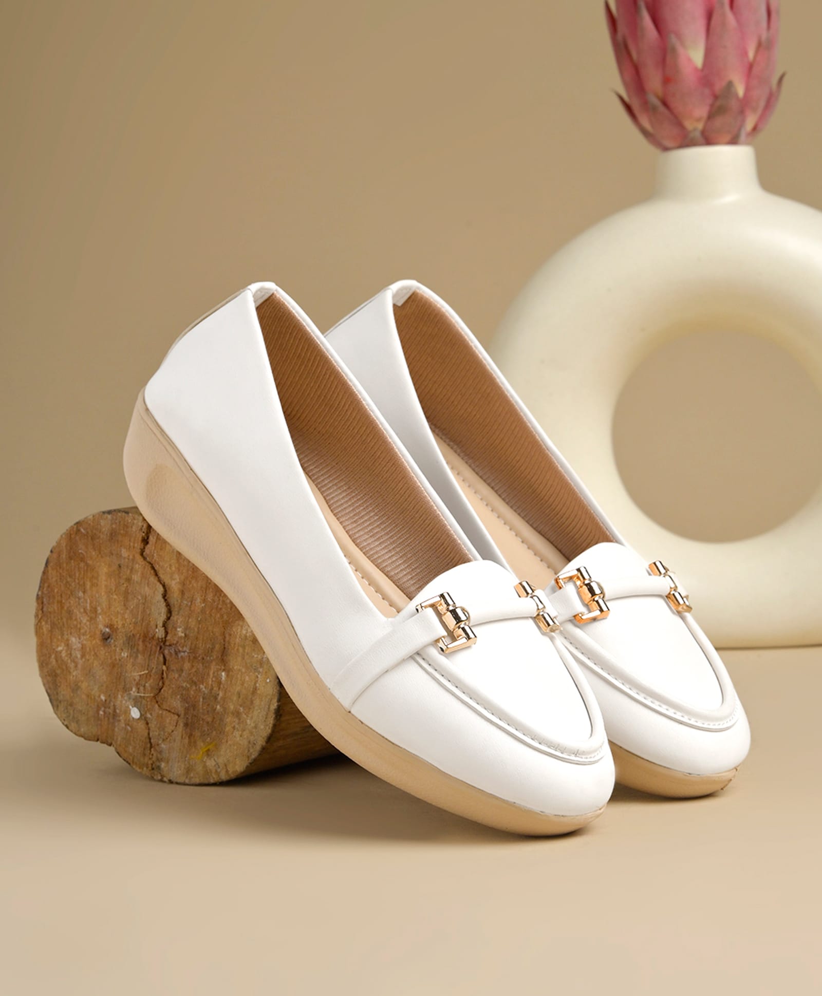 Shoetopia Abstract Applique Detailed Ballerinas - White-image-44