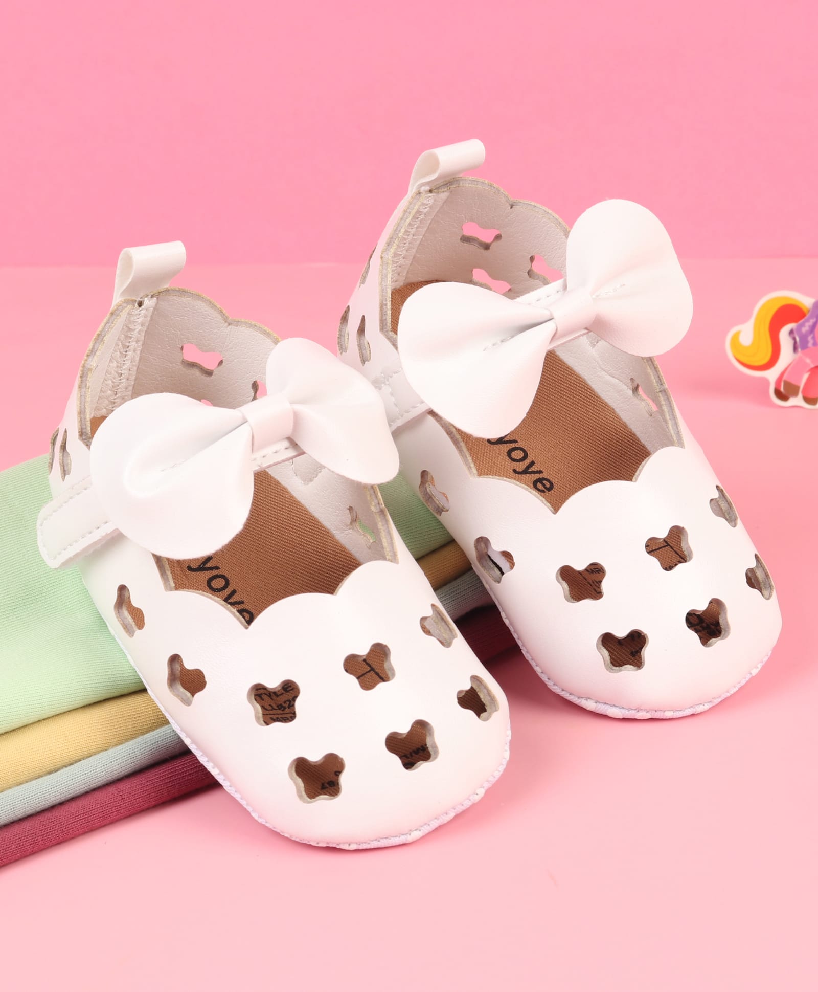 Babyoye Velcro Closure Booties with Bow Applique - White-image-11