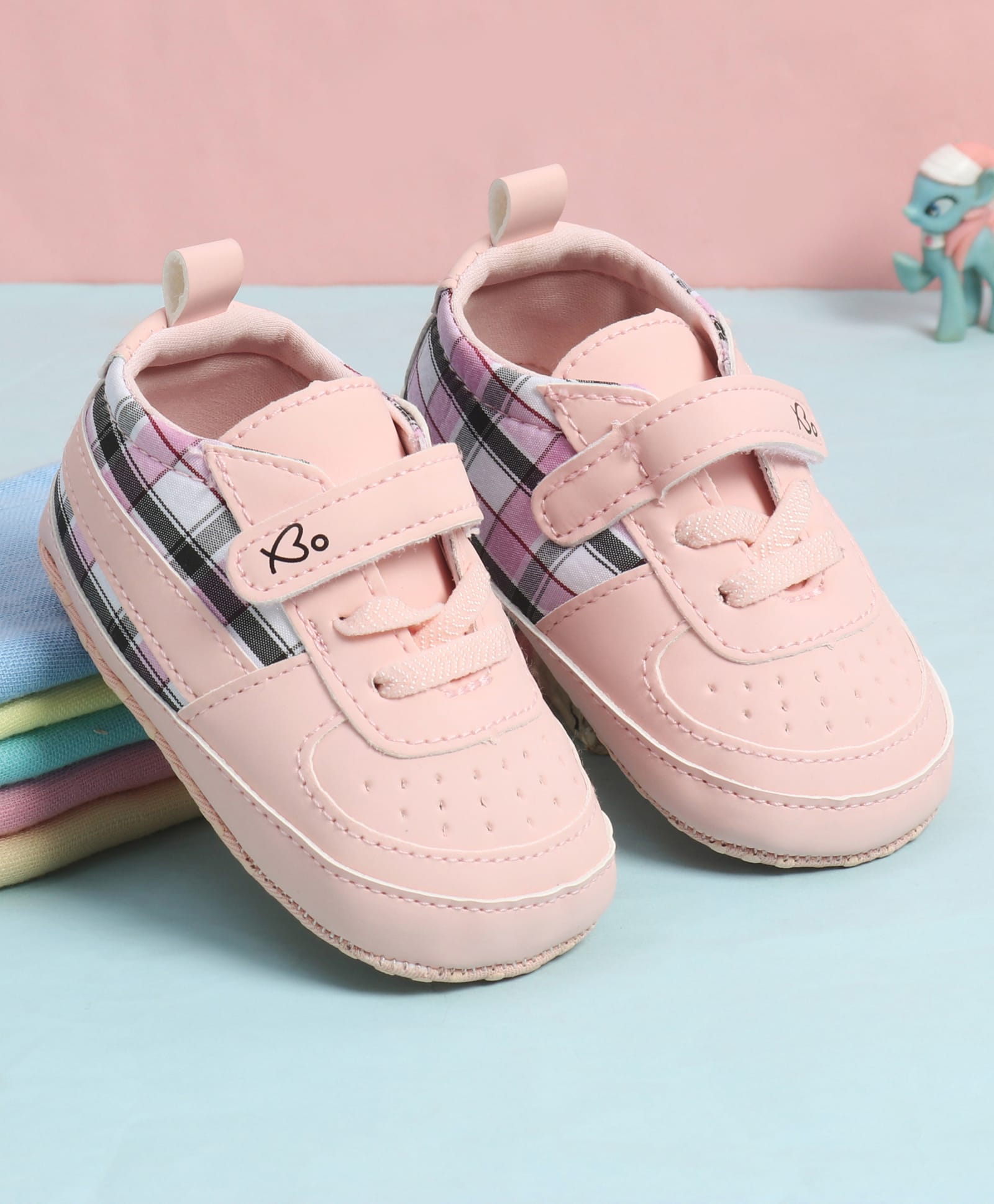 Babyoye Velcro Closure Solid Booties - Pink-image-34