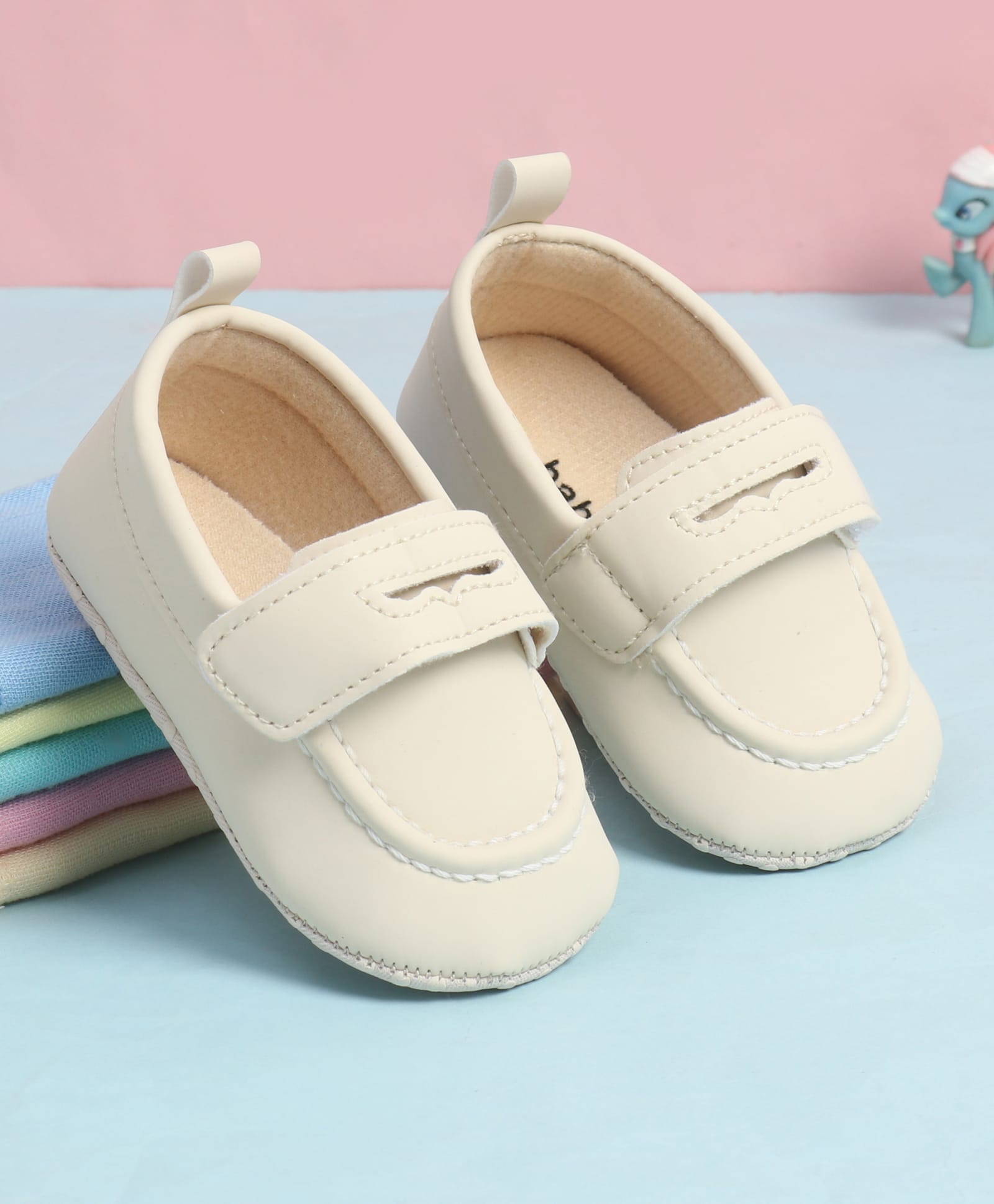 Babyoye Velcro Closure Solid Booties - Beige-picture-19