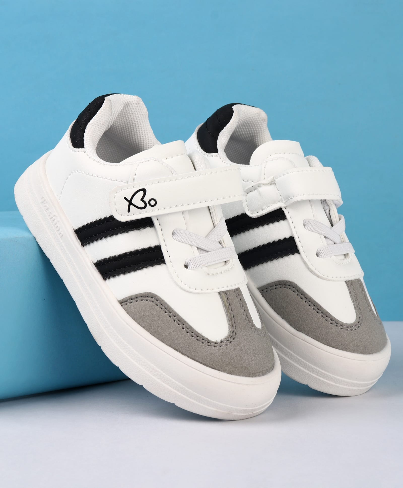 Babyoye Velcro Closure Solid Casual Shoes - White-image-4