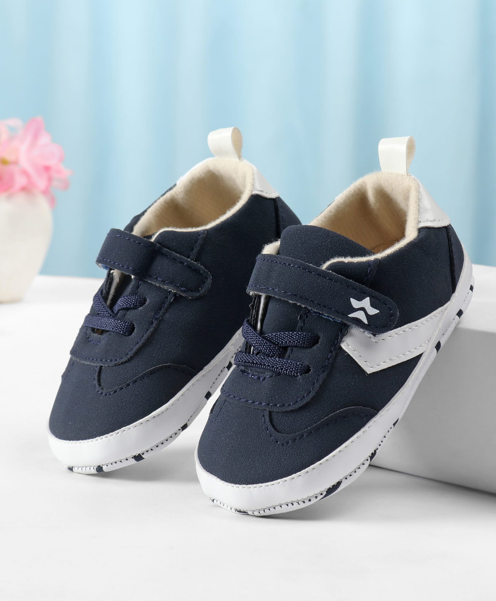 Cute Walk by Babyhug Velcro Closure Solid Booties - Navy Blue-picture-16
