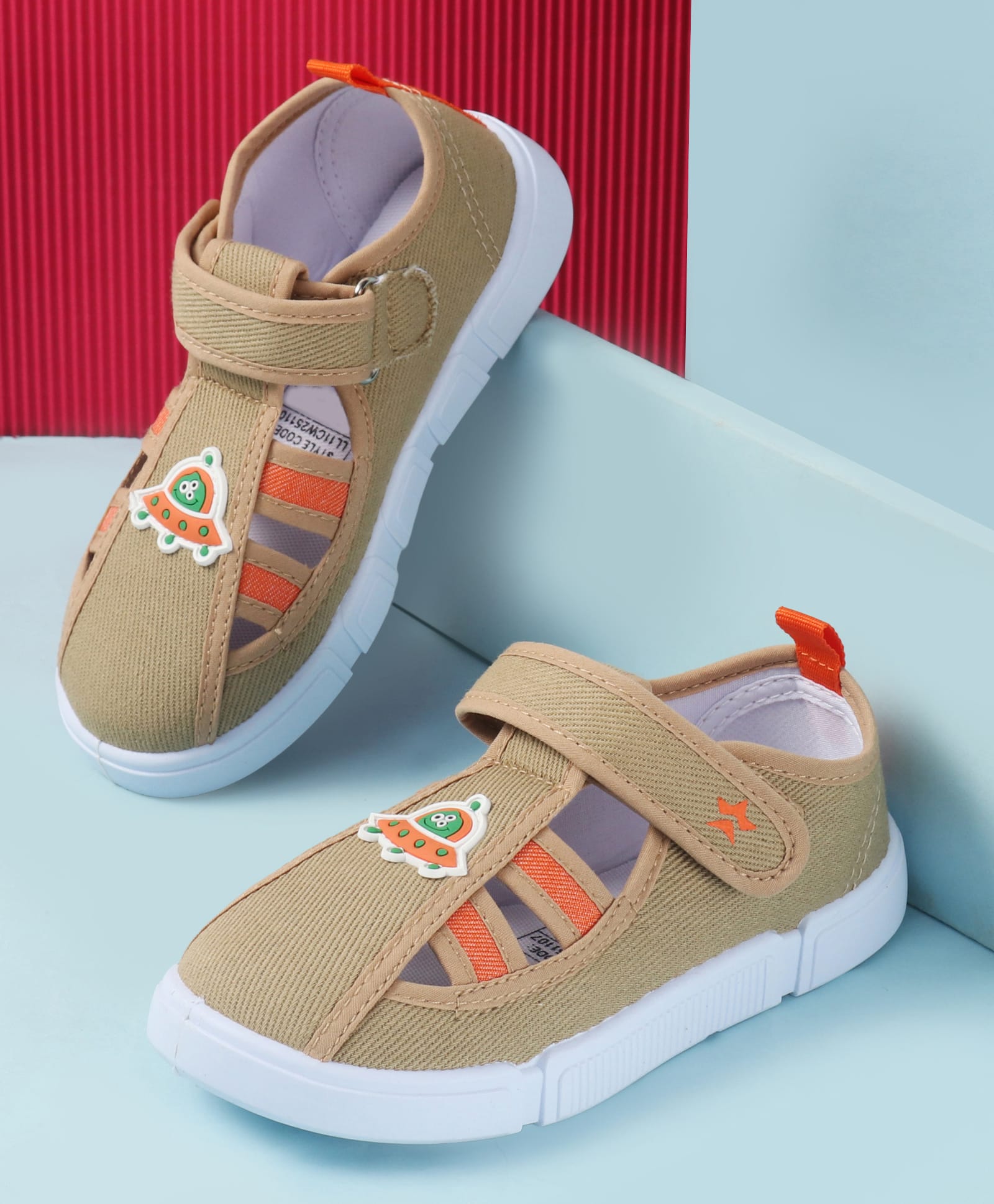 Cute Walk by Babyhug Velcro Closure Sandals with UFO Applique - Tan-image-21