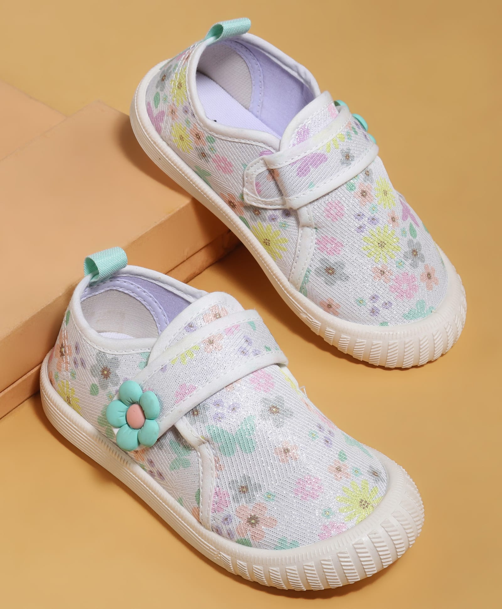 Cute Walk by Babyhug Velcro Closure Casual Shoes with Floral Print & Applique - White-picture-23