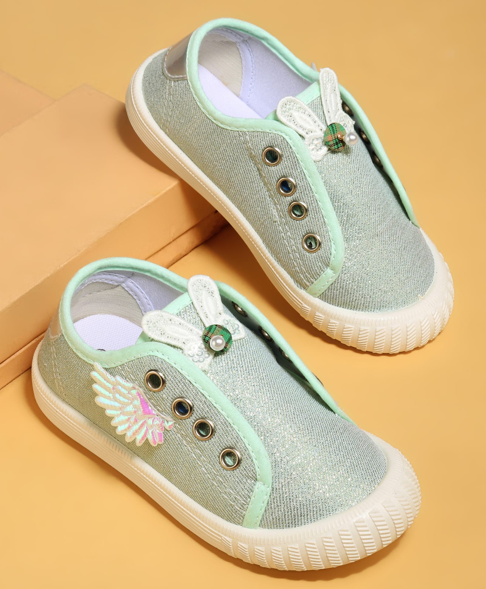 Cute Walk by Babyhug Slip On Casual Shoes with Applique - Green-image-23