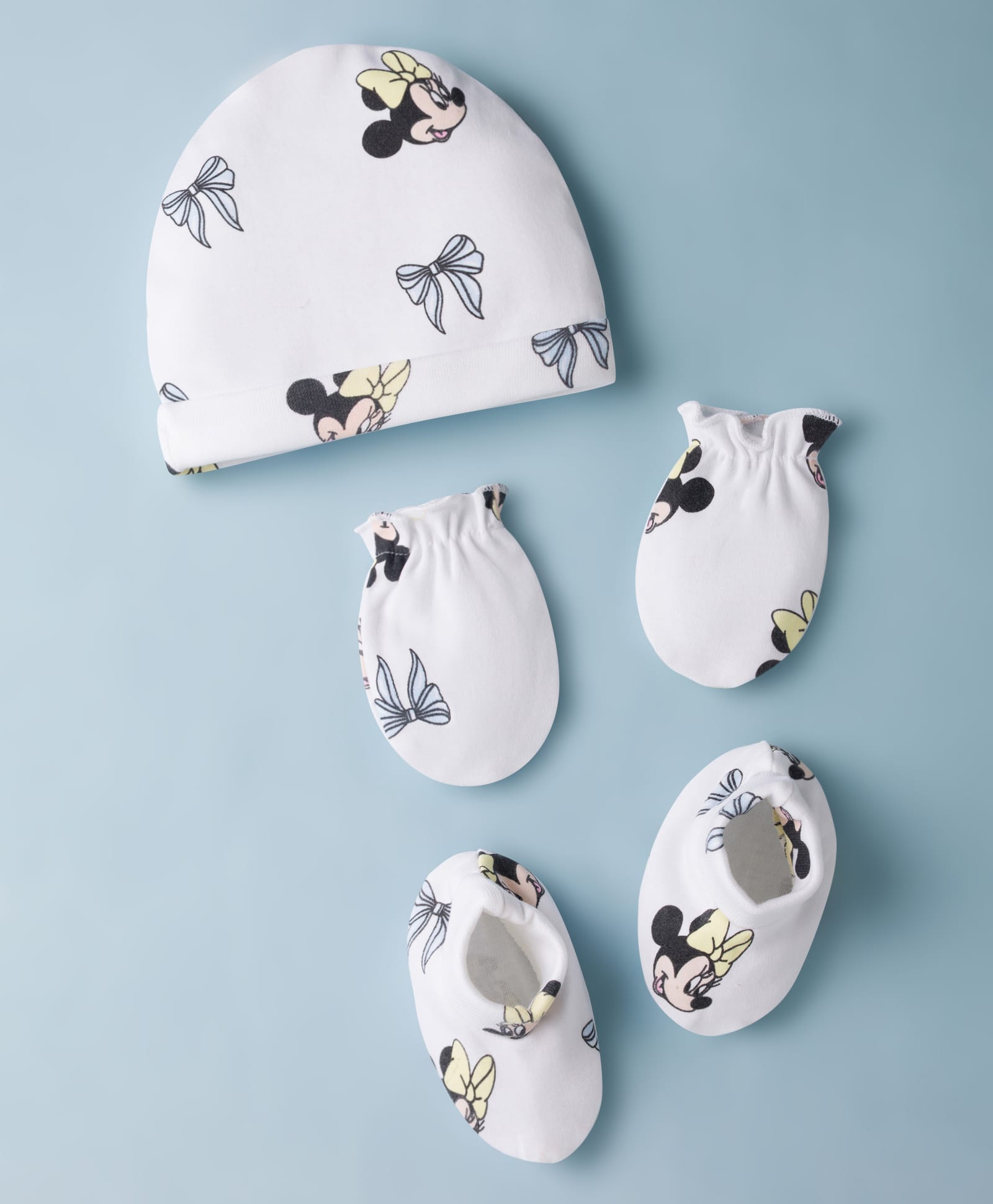 Babyhug Disney Interlock Knit Cap, Mitten & Booties Set With Minnie Mouse Graphics White - Diameter 15.5 cm-image-35
