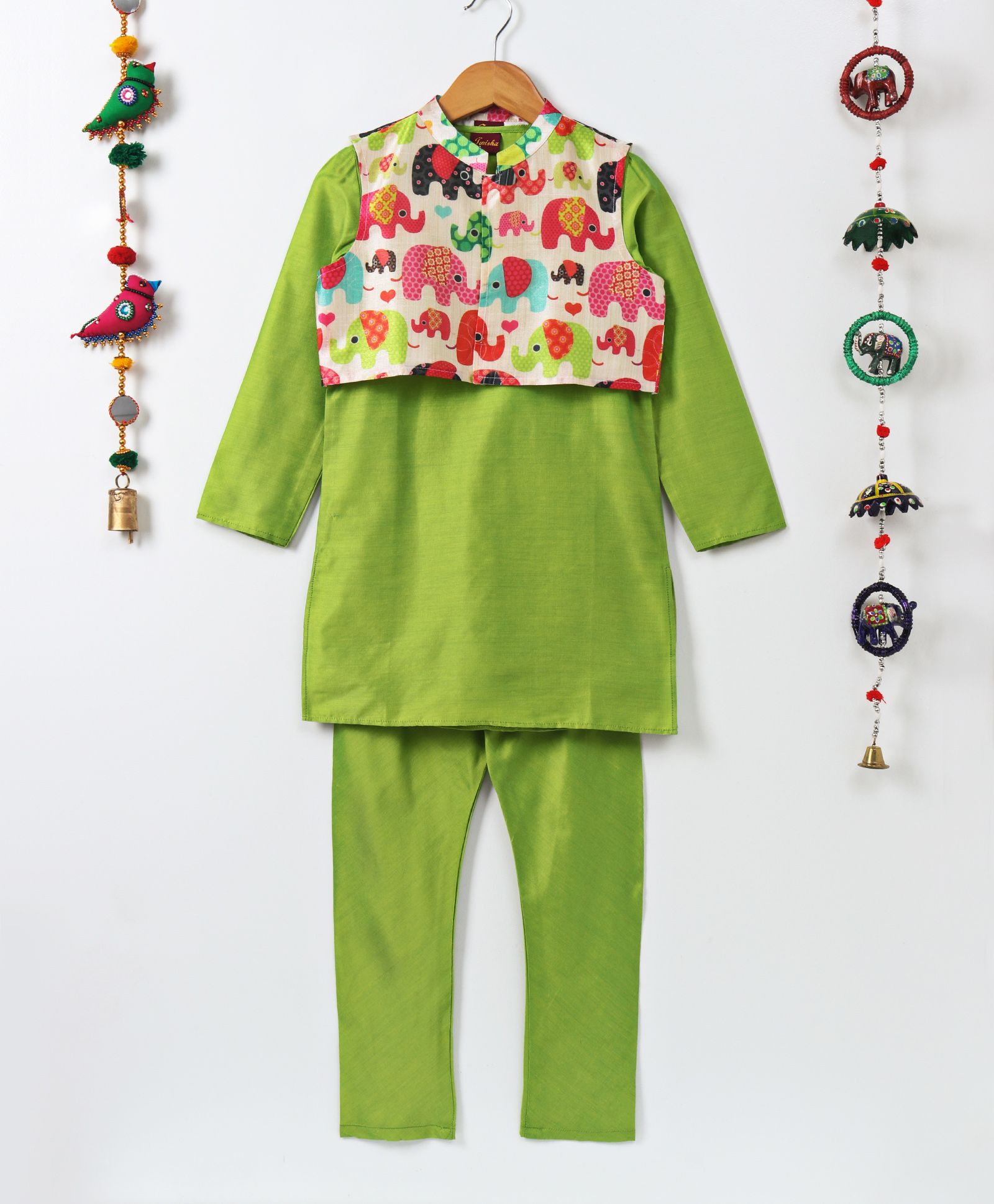 Twisha Kurta & Pyjama With Printed Jacket Set - Green-picture-11