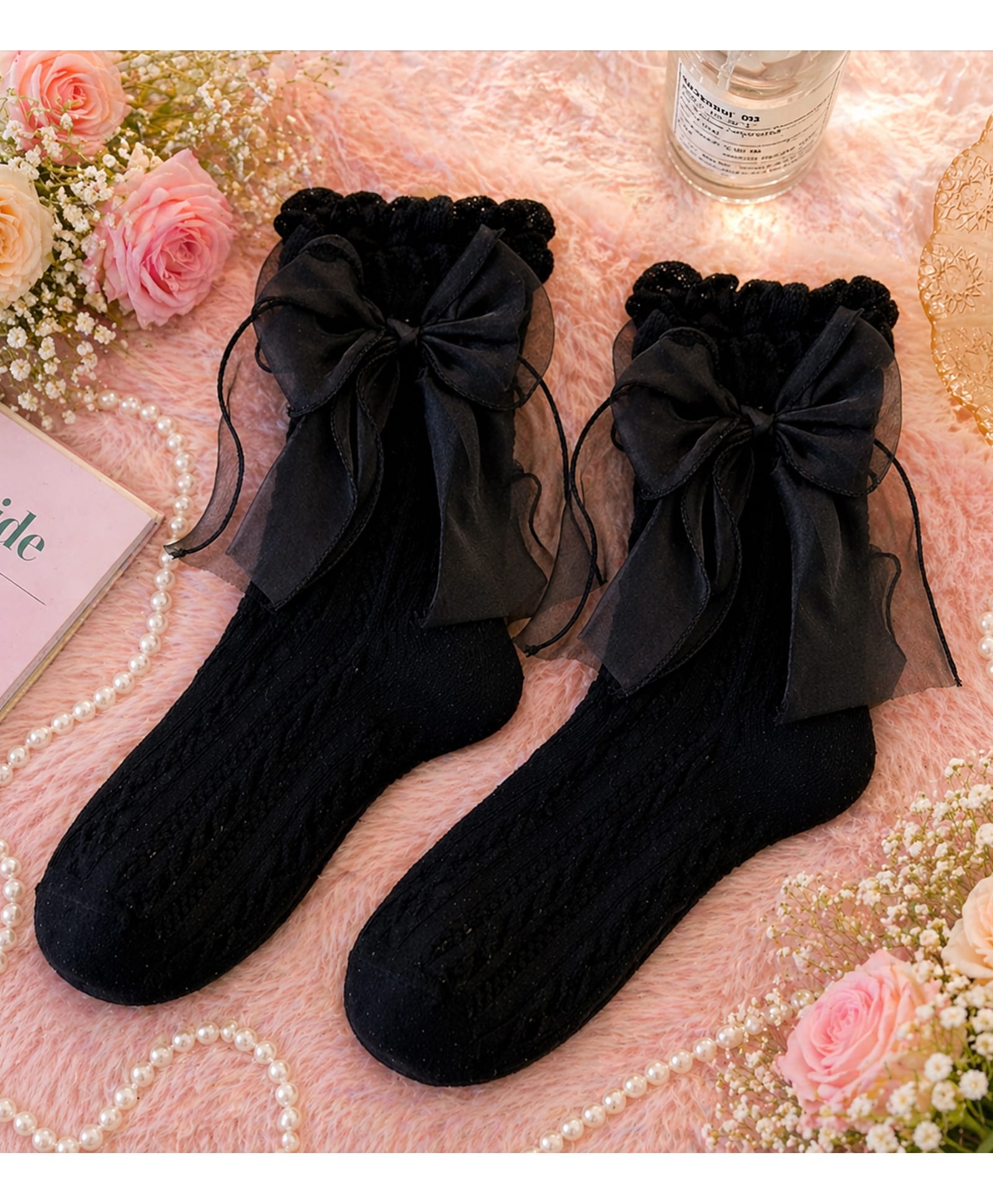 Flaunt Chic Bow Applique Detailed Socks - Black-picture-20