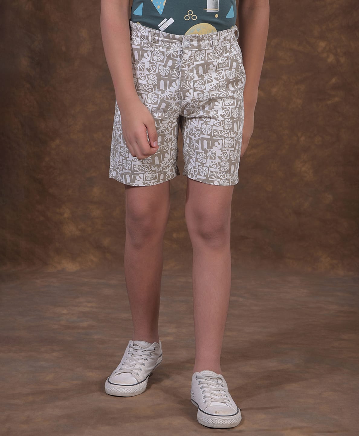 CRIMSOUNE CLUB Cotton Woven Leaves Printed Shorts - Khaki-image-40