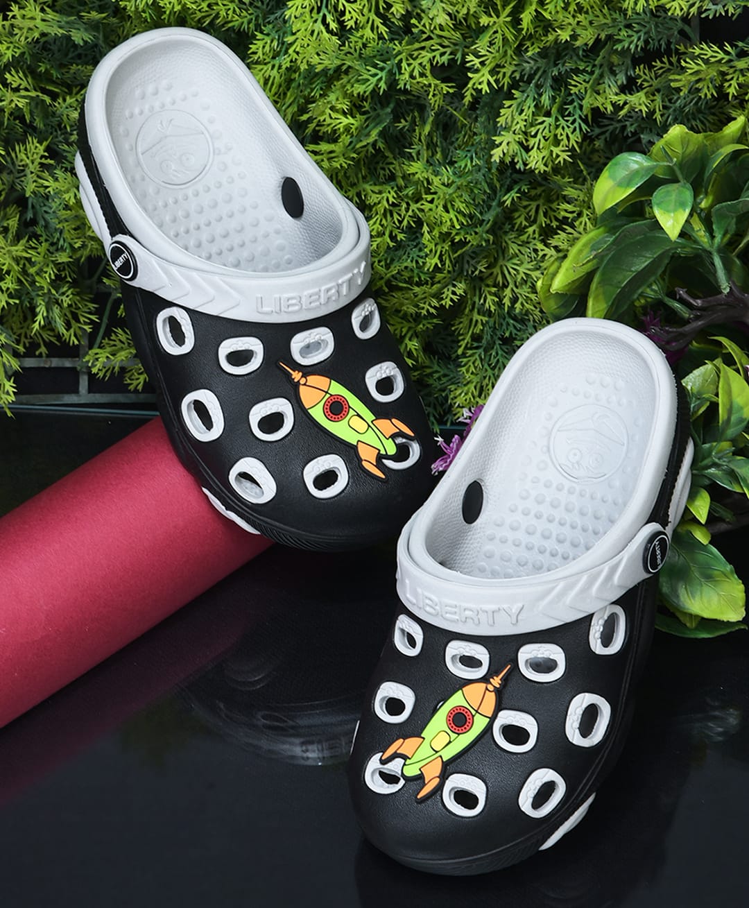 LIBERTY Lucy & Luke Kids Back Strap Closure Clogs With Space Theme Applique - Black-picture-22