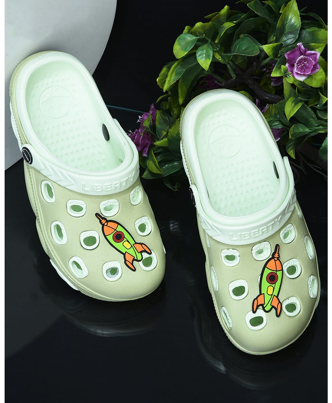 LIBERTY Lucy & Luke Kids Back Strap Closure Clogs With Space Theme Applique - Light Green-image-21