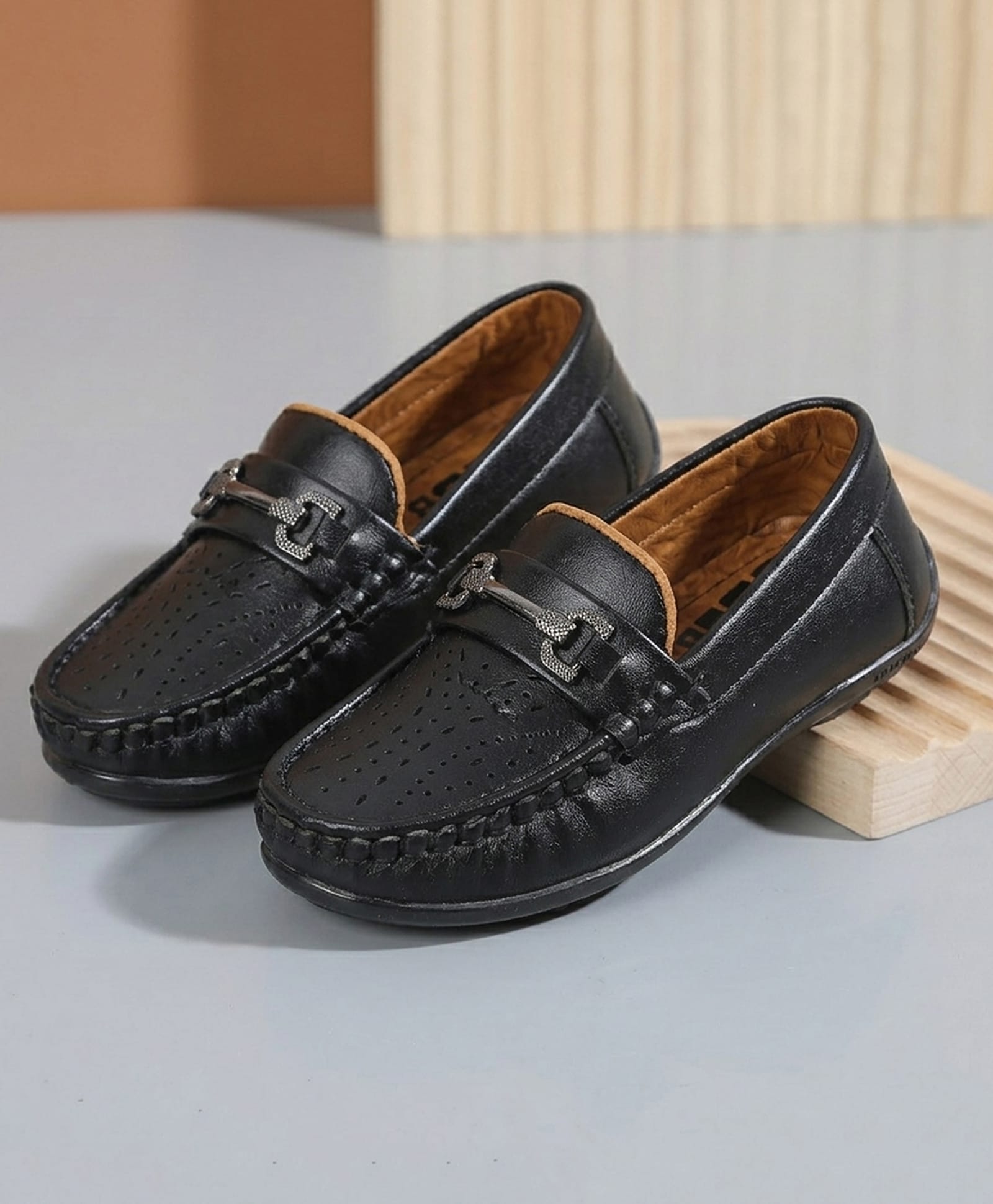 SHOES FOR JUNIORS Metal Applique Detailed Slip On Loafers - Black-picture-12