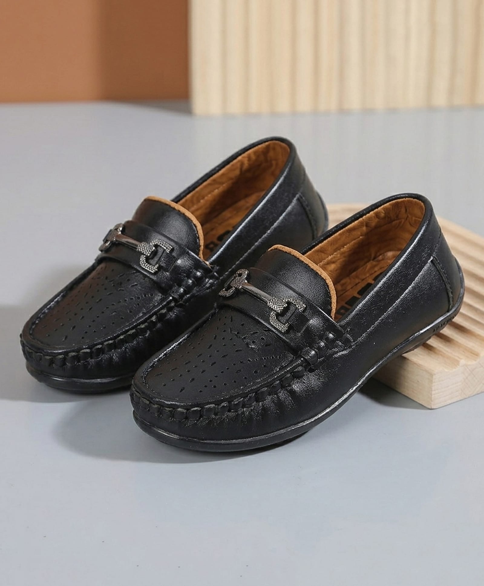 SHOES FOR JUNIORS Metal Applique Detailed Slip On Loafers - Black-picture-27