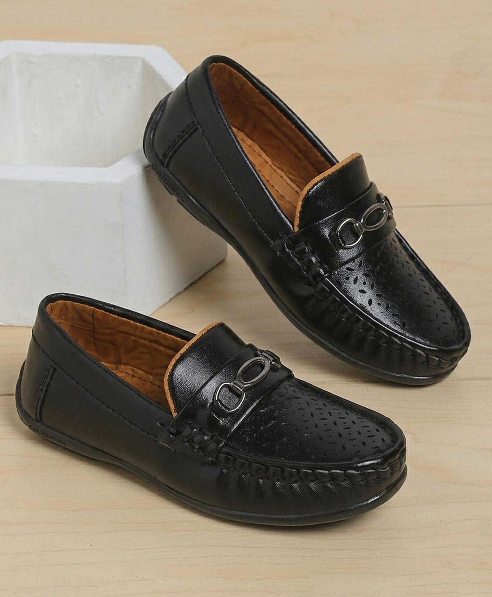 SHOES FOR JUNIORS Metal Applique Detailed Slip On Loafers - Black-picture-21