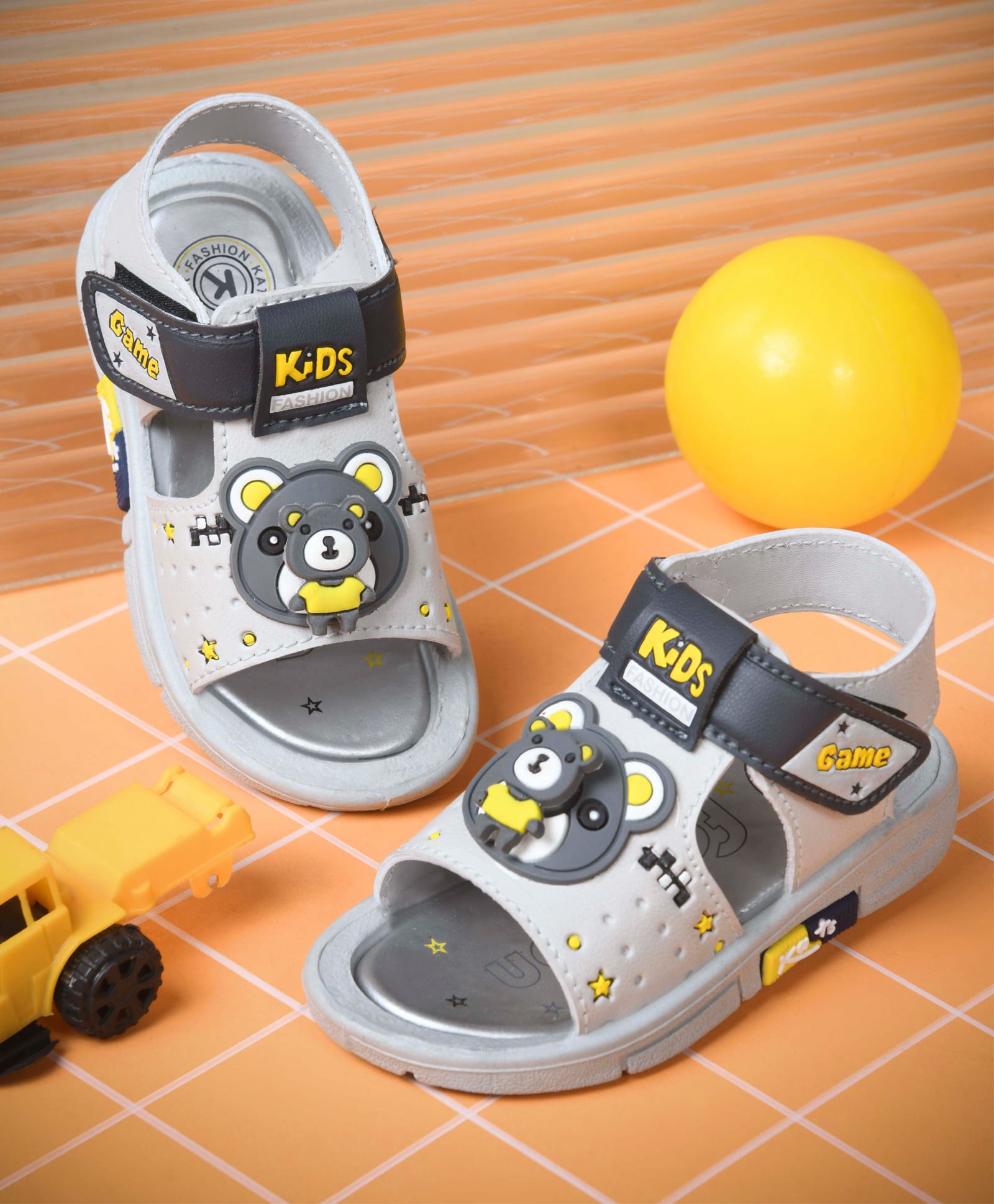 KATS Bear Applique Detailed Velcro Closure Musical Sandals - Grey-picture-14