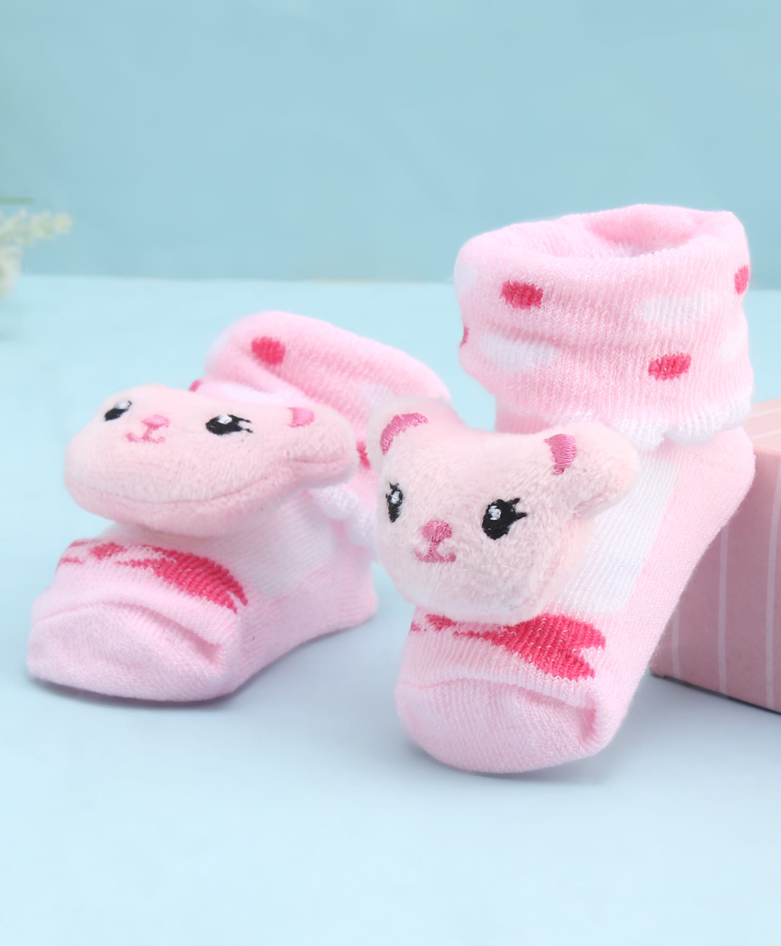 Cute Walk by Babyhug Socks With Large Baer Applique - Pink-picture-24
