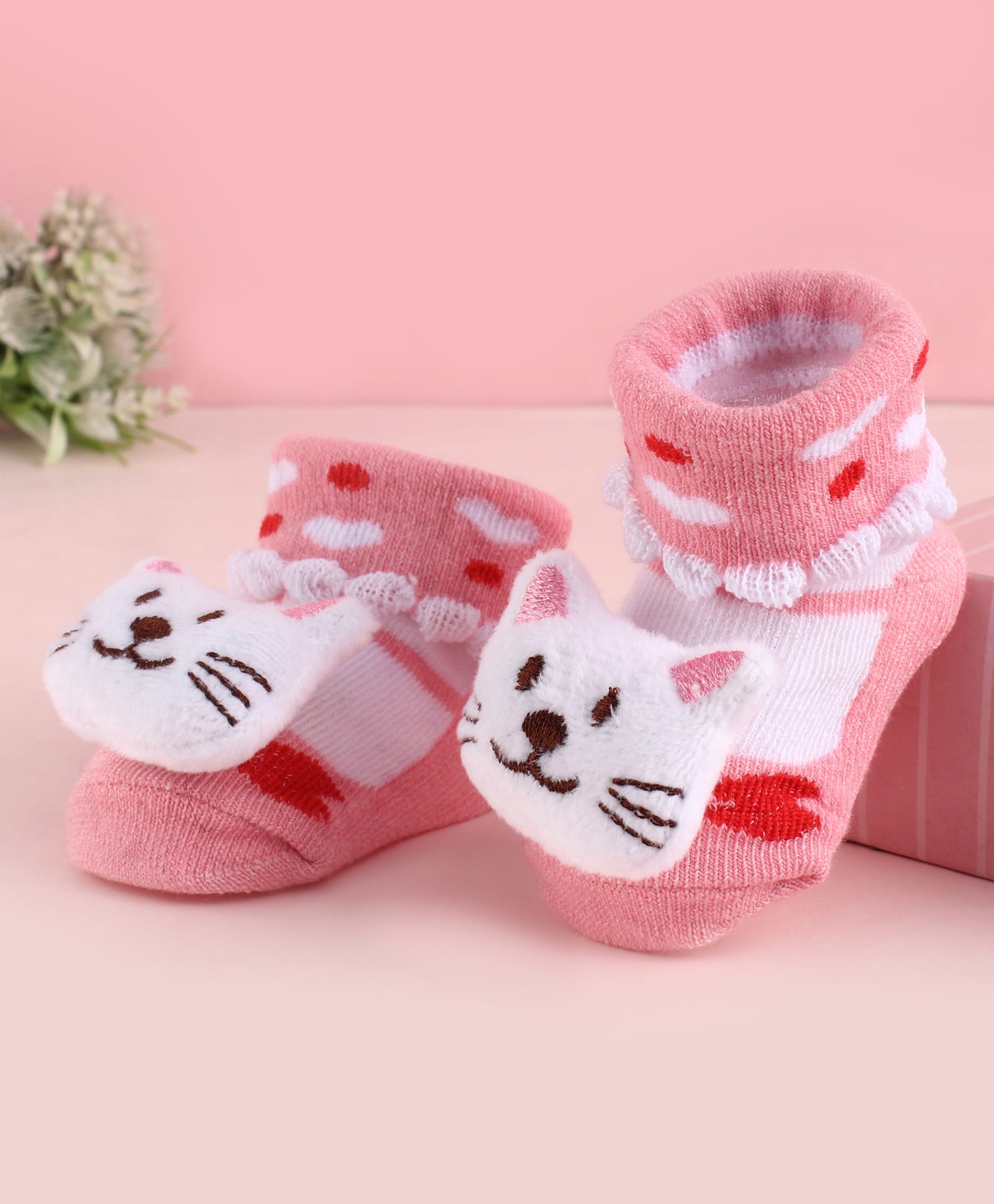 Cute Walk by Babyhug Fabric Heart Socks Shoes With Large Cat Applique - Pink-picture-22