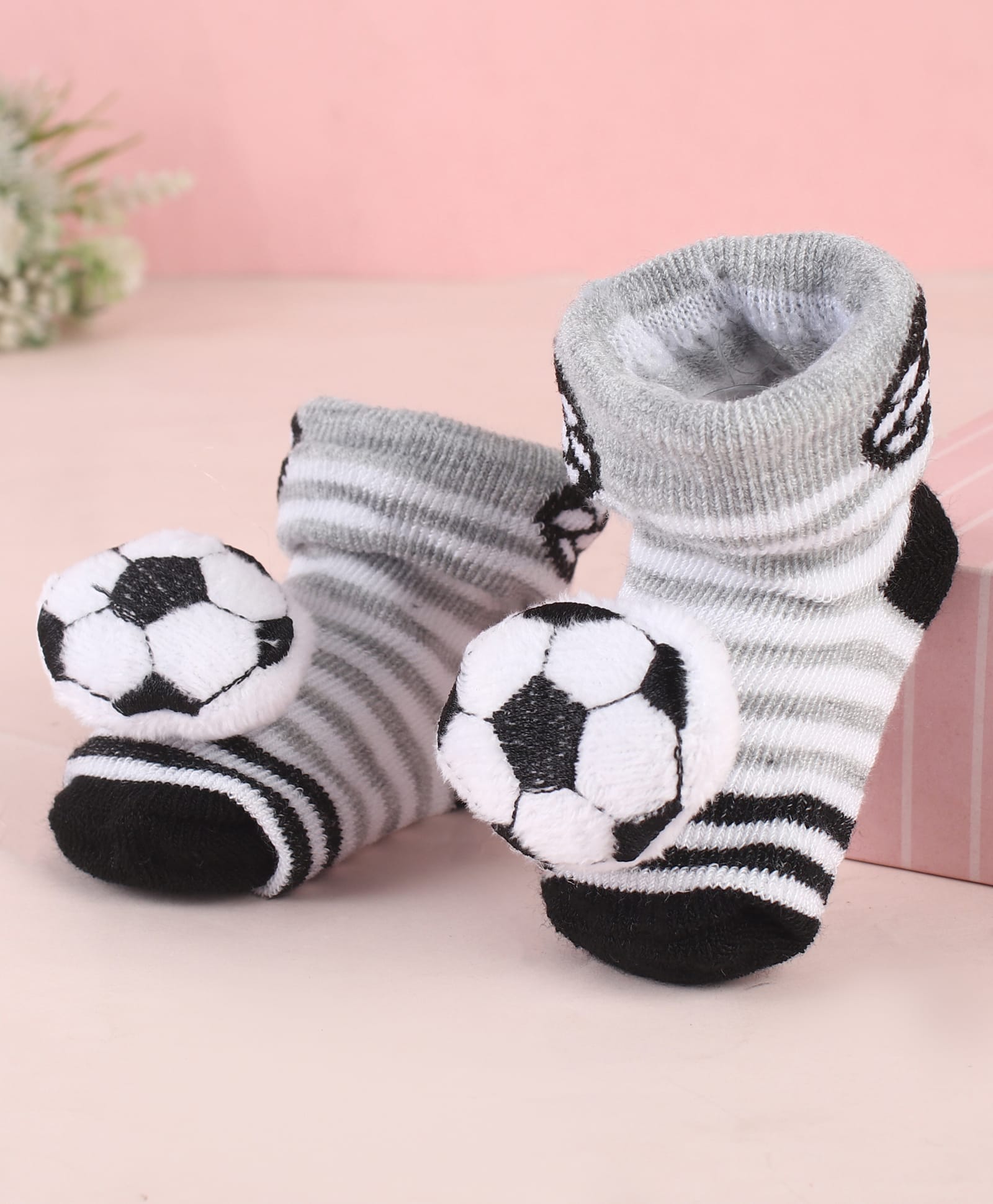 Cute Walk by Babyhug Large Ball Applique Socks With Stripes - Black-picture-22