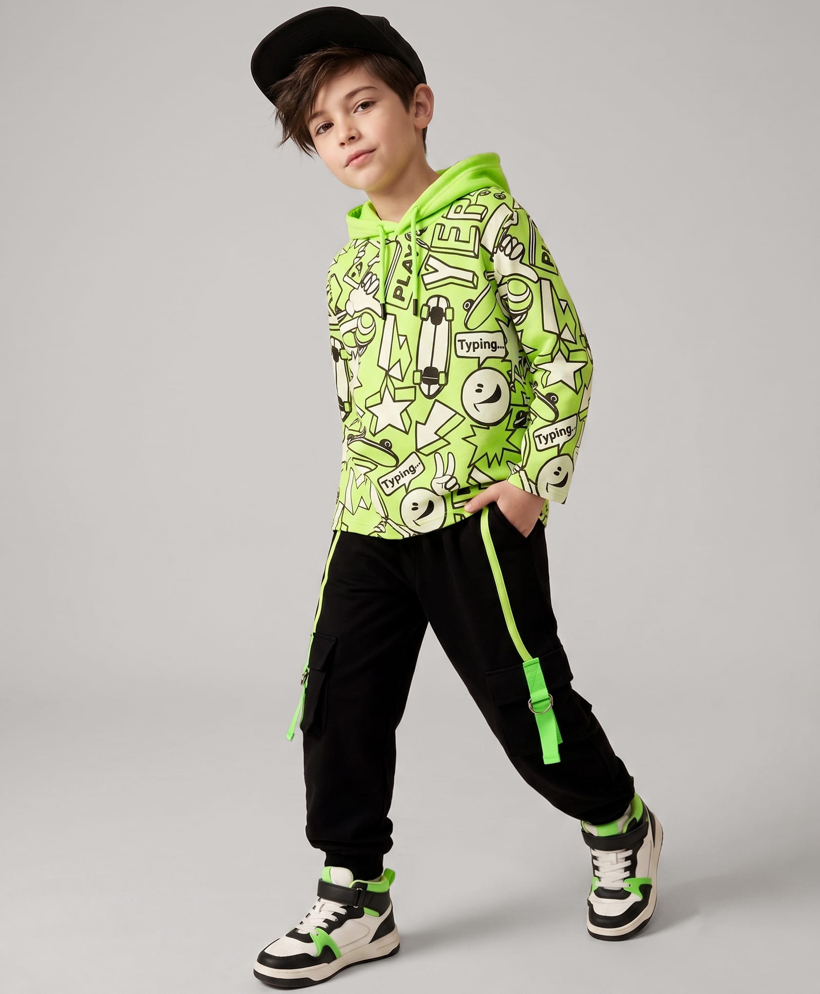 OLLINGTON ST. Sinker Knit Full Sleeves T-Shirt & Joggers Set With Smiley & Star Print - Lime & Black-image-31