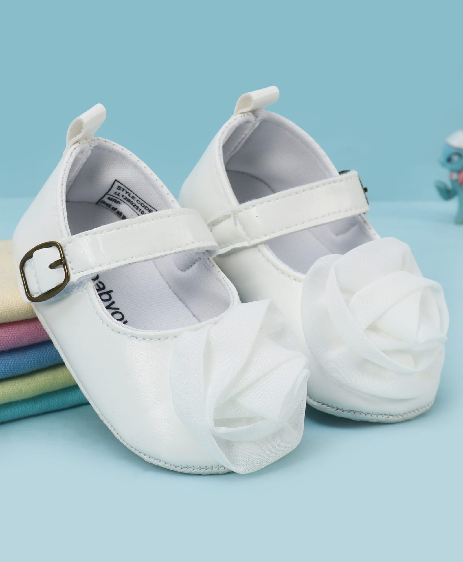 Babyoye Buckle Closure Booties With Floral Applique - White-image-1