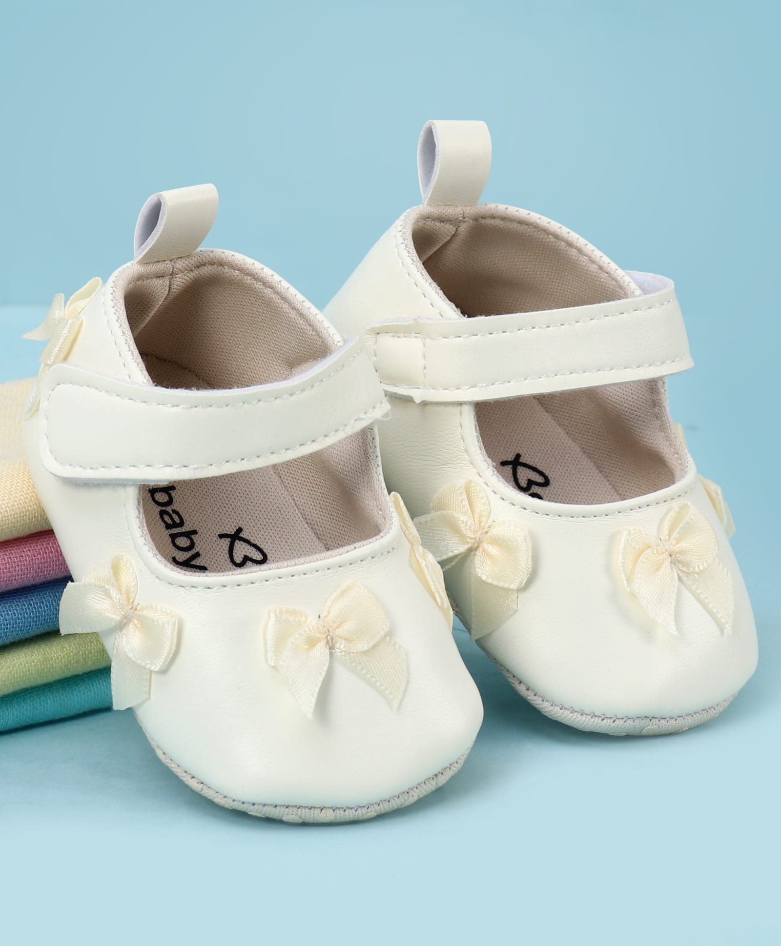 Babyoye Velcro Closure Booties With Bow Applique - White-picture-17