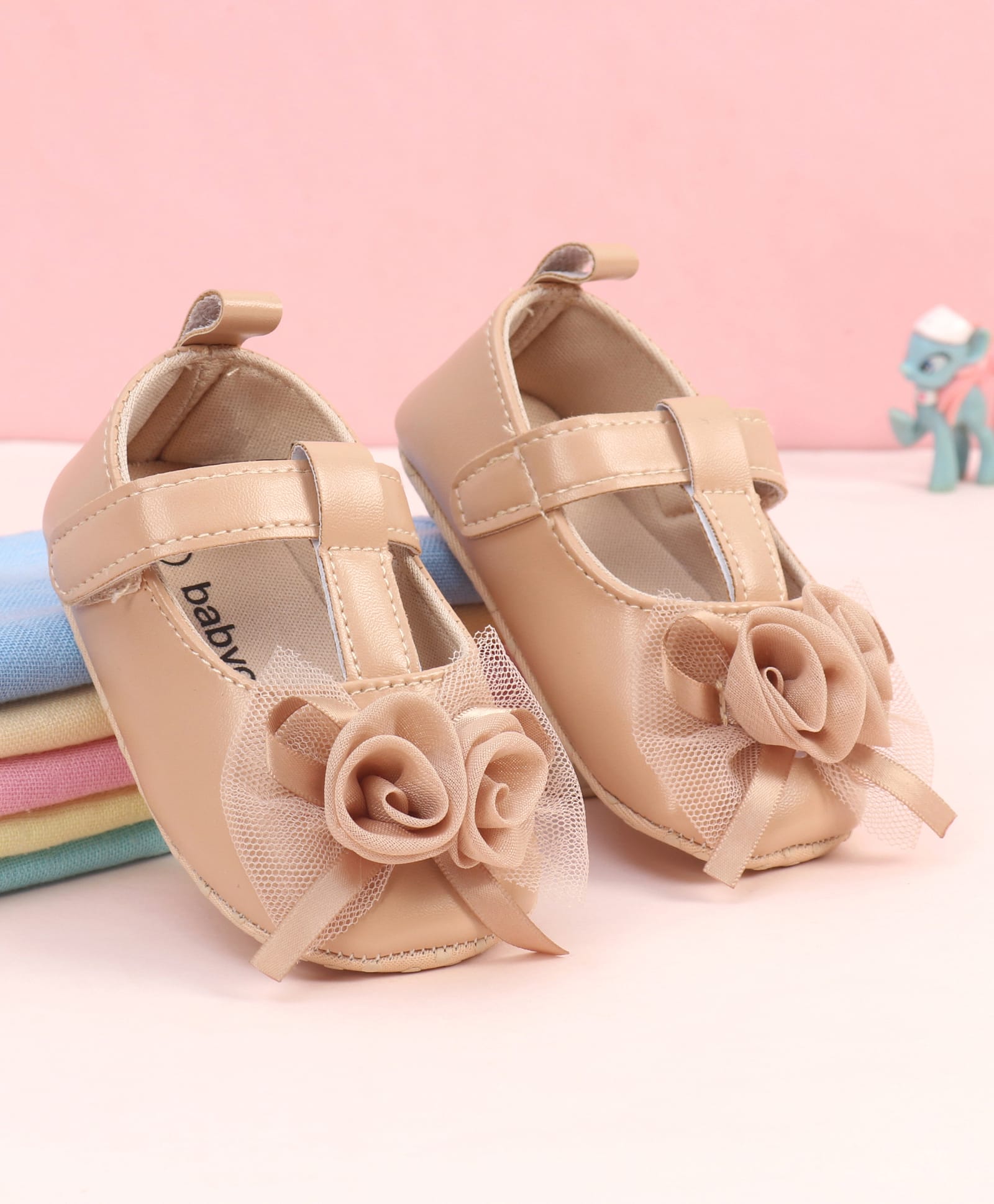 Babyoye Velcro Closure Booties With Floral Applique - Beige-picture-21