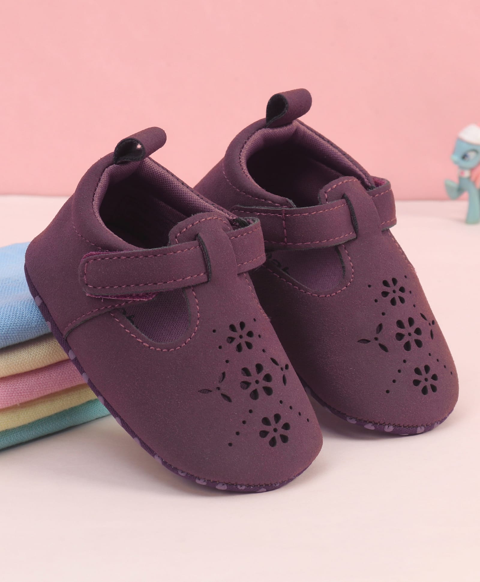 Babyoye Velcro Closure Booties With Floral Detailing - Purple-image-46