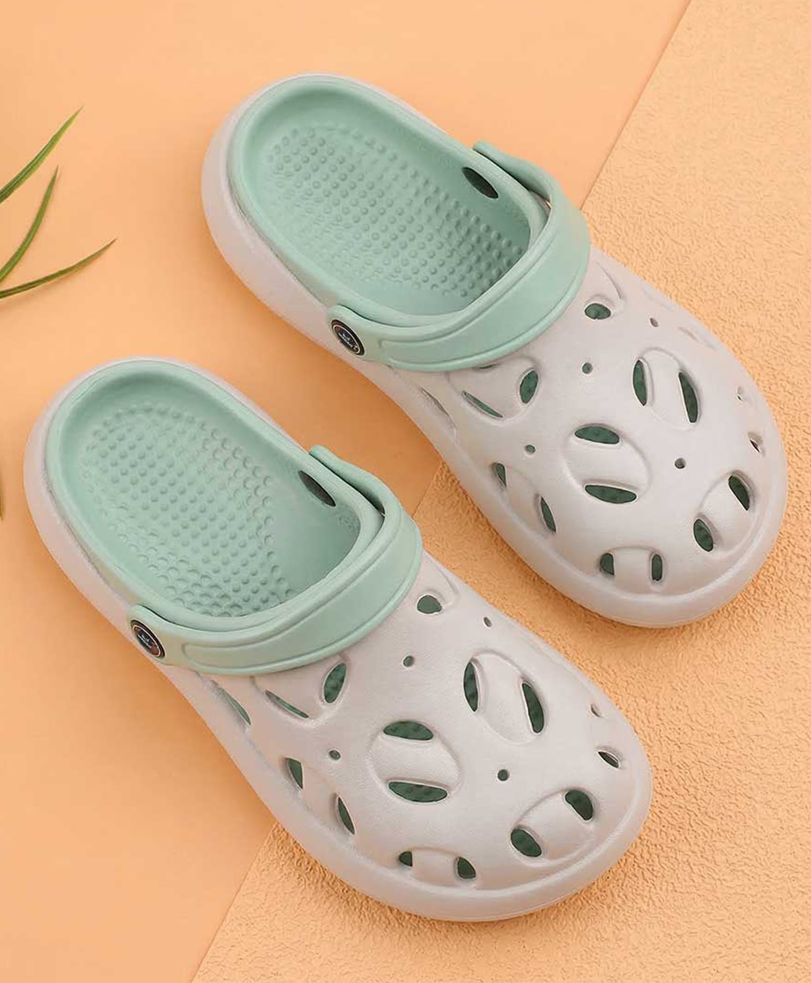 BERSACHE Colour Blocked Perforated Slingback Clogs - Green-picture-26