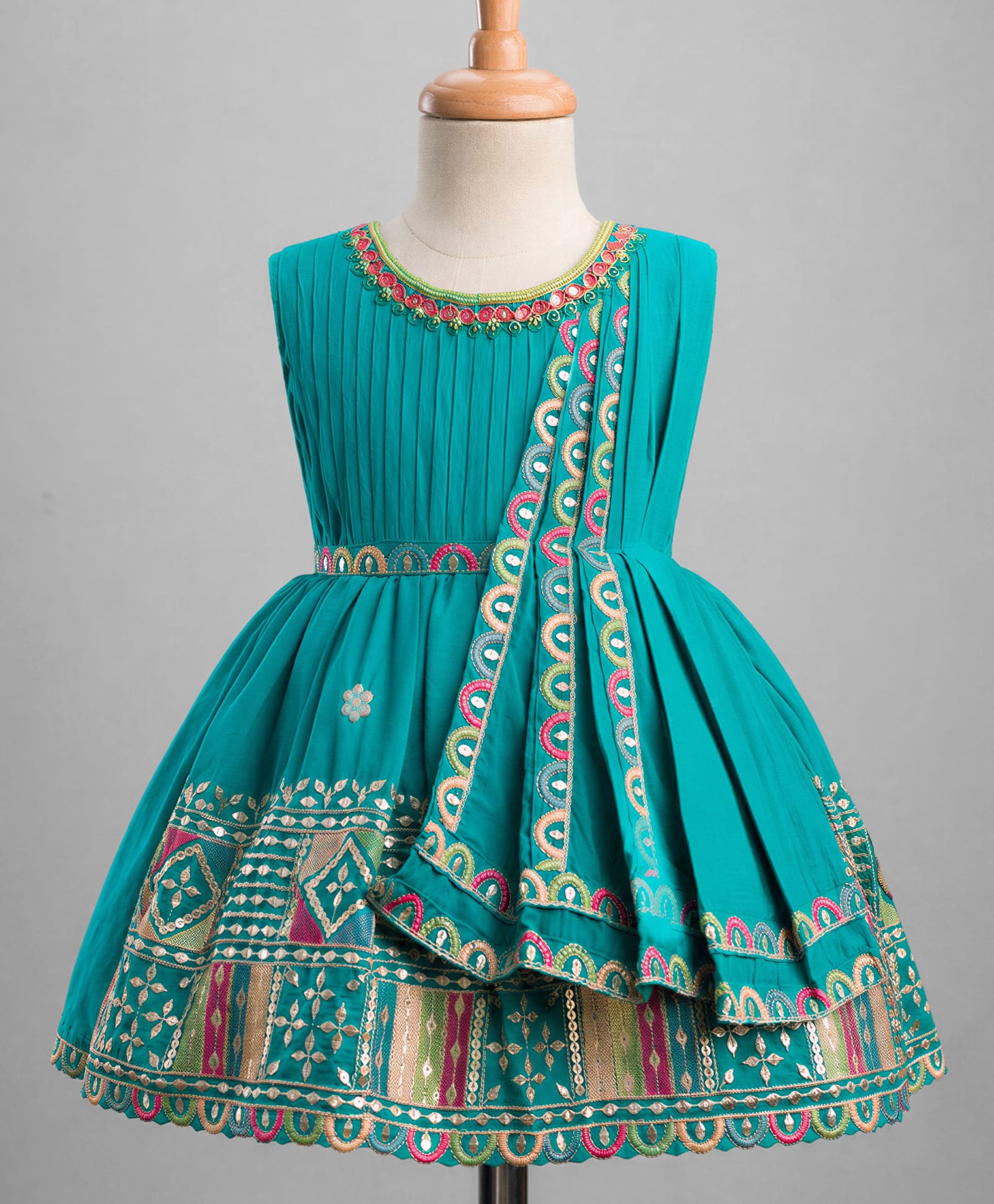 Enfance Cotton Silk Woven Sleeveless Embroidered Pleate & Belt Pattern Ethnic Dress - Sea Green-picture-11