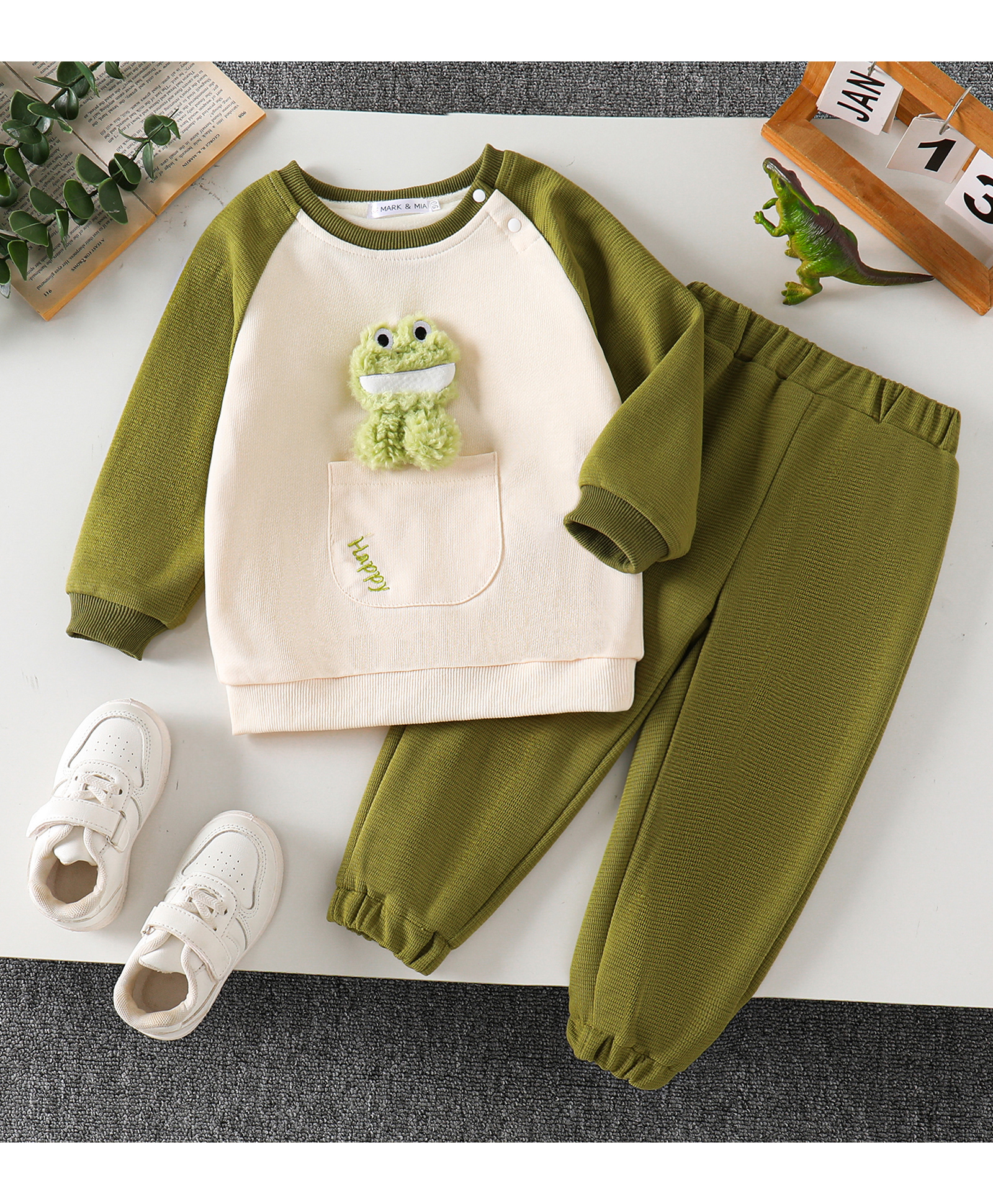 Mark & Mia Full Raglan Sleeves Winter Wear T-Shirt and Jogger Set Dino Applique - Green-image-42