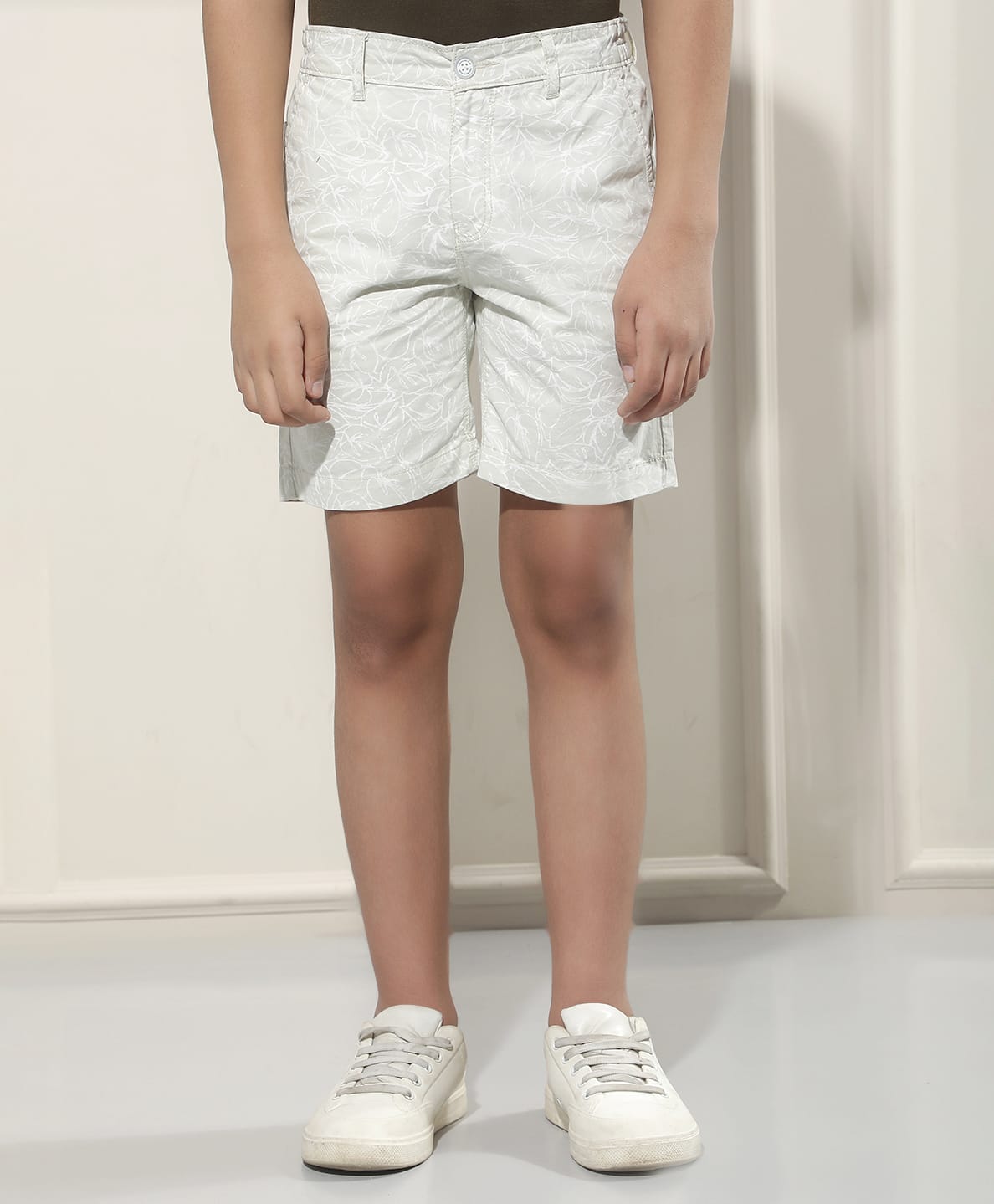 CRIMSOUNE CLUB Cotton Woven Leaves Printed Shorts - Green-picture-35