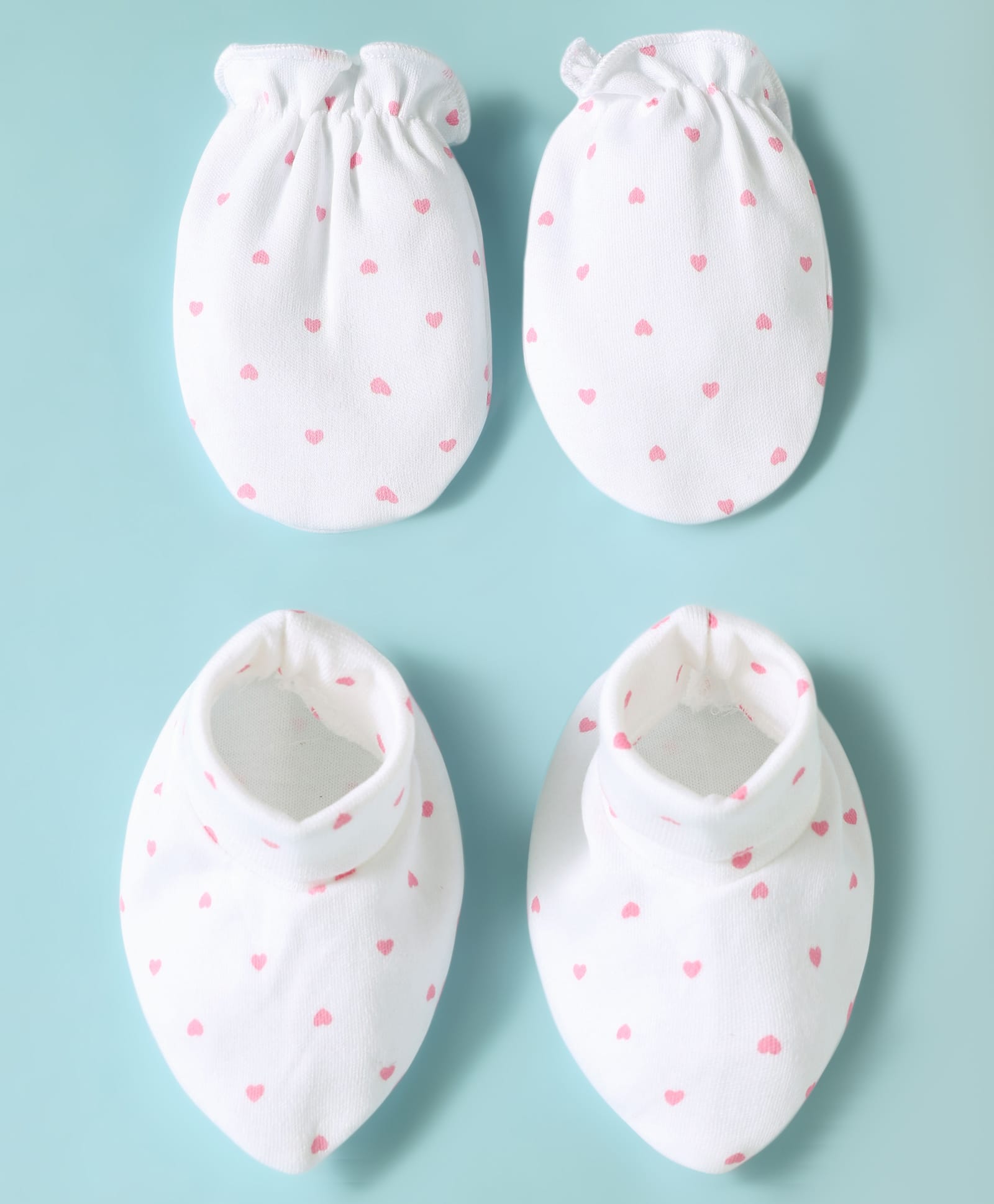 Babyhug 100% Cotton Knit Hearts Printed Mittens & Booties Set - White-picture-26